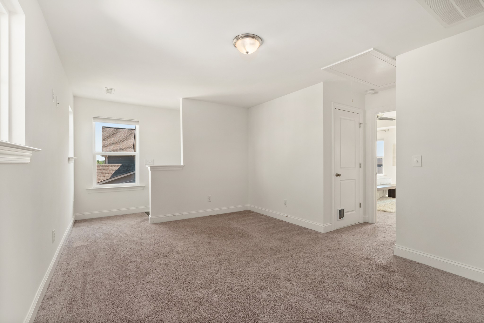305 Eastwood Ln
