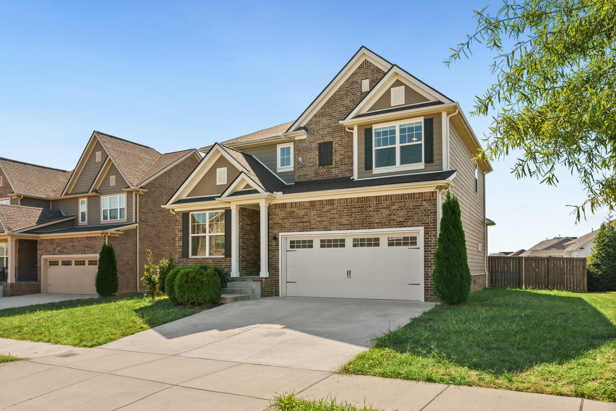 305 Eastwood Ln
