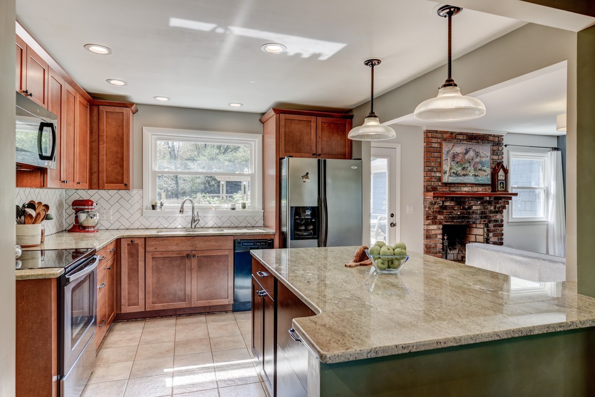 81 Brookwood Ter