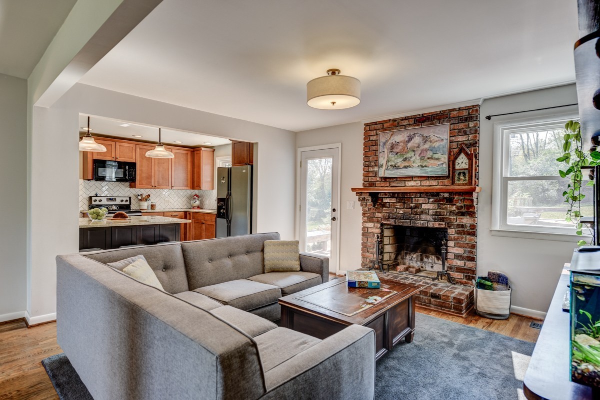 81 Brookwood Ter
