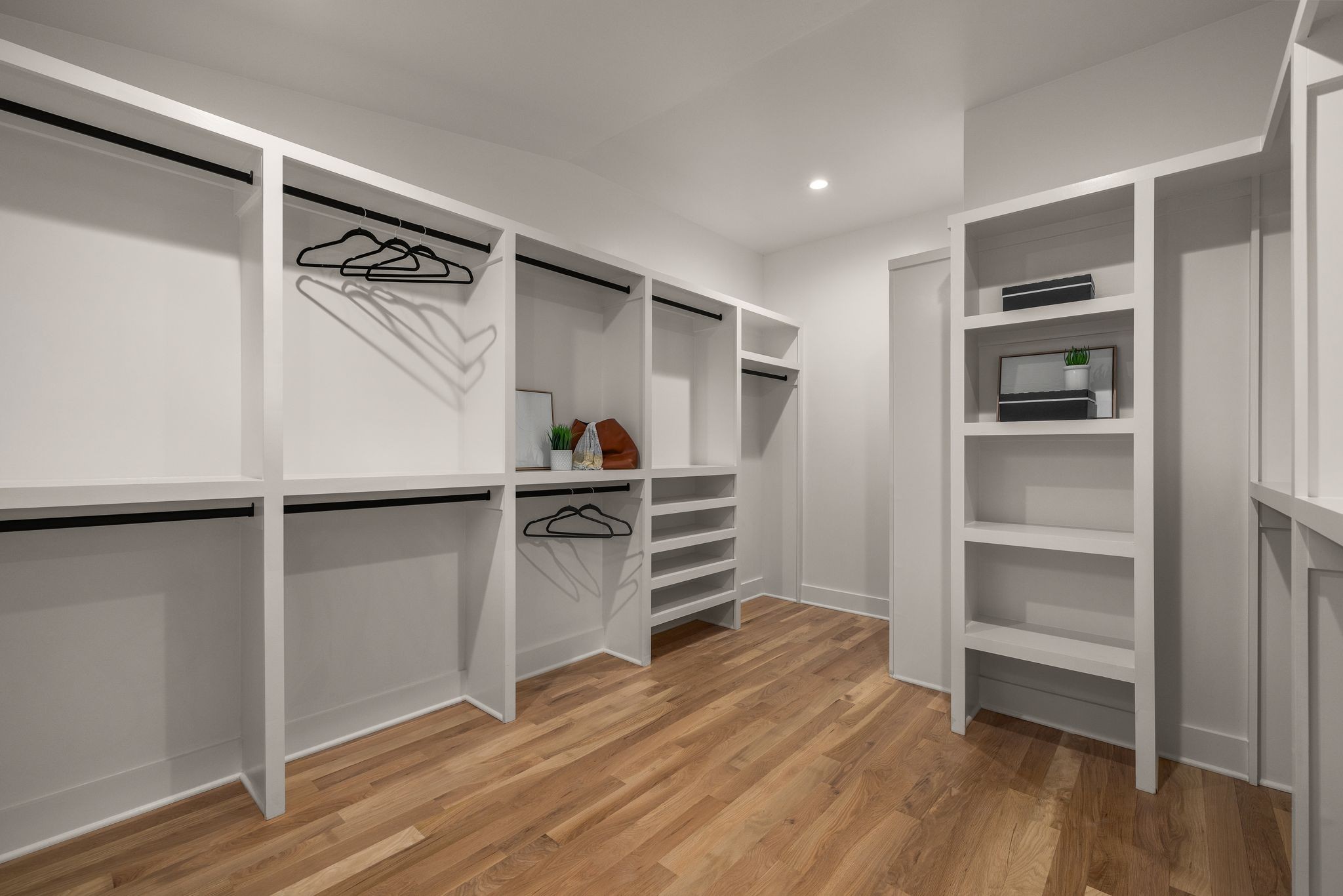 2211 Summitt Ave Unit: B