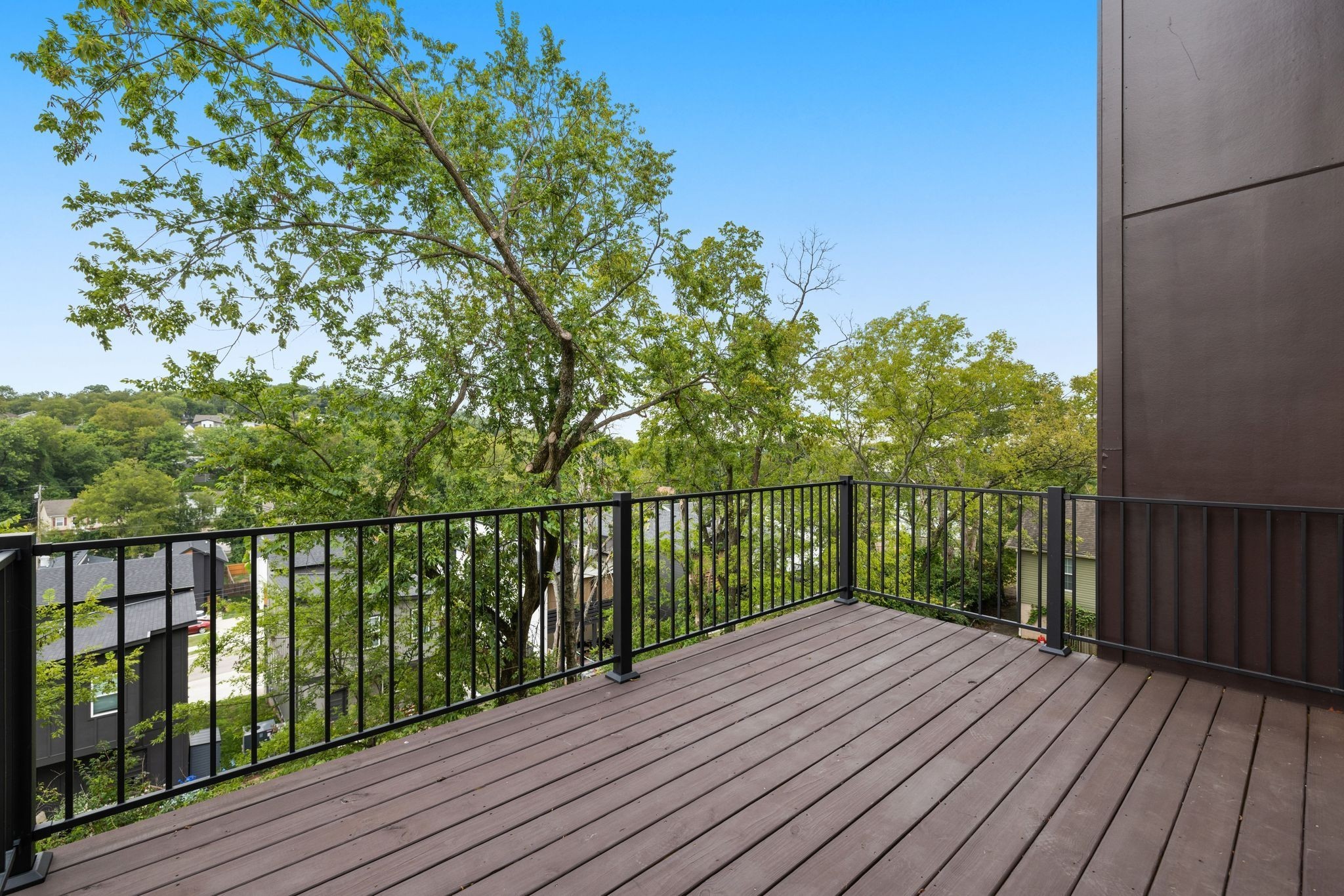 2211 Summitt Ave Unit: B