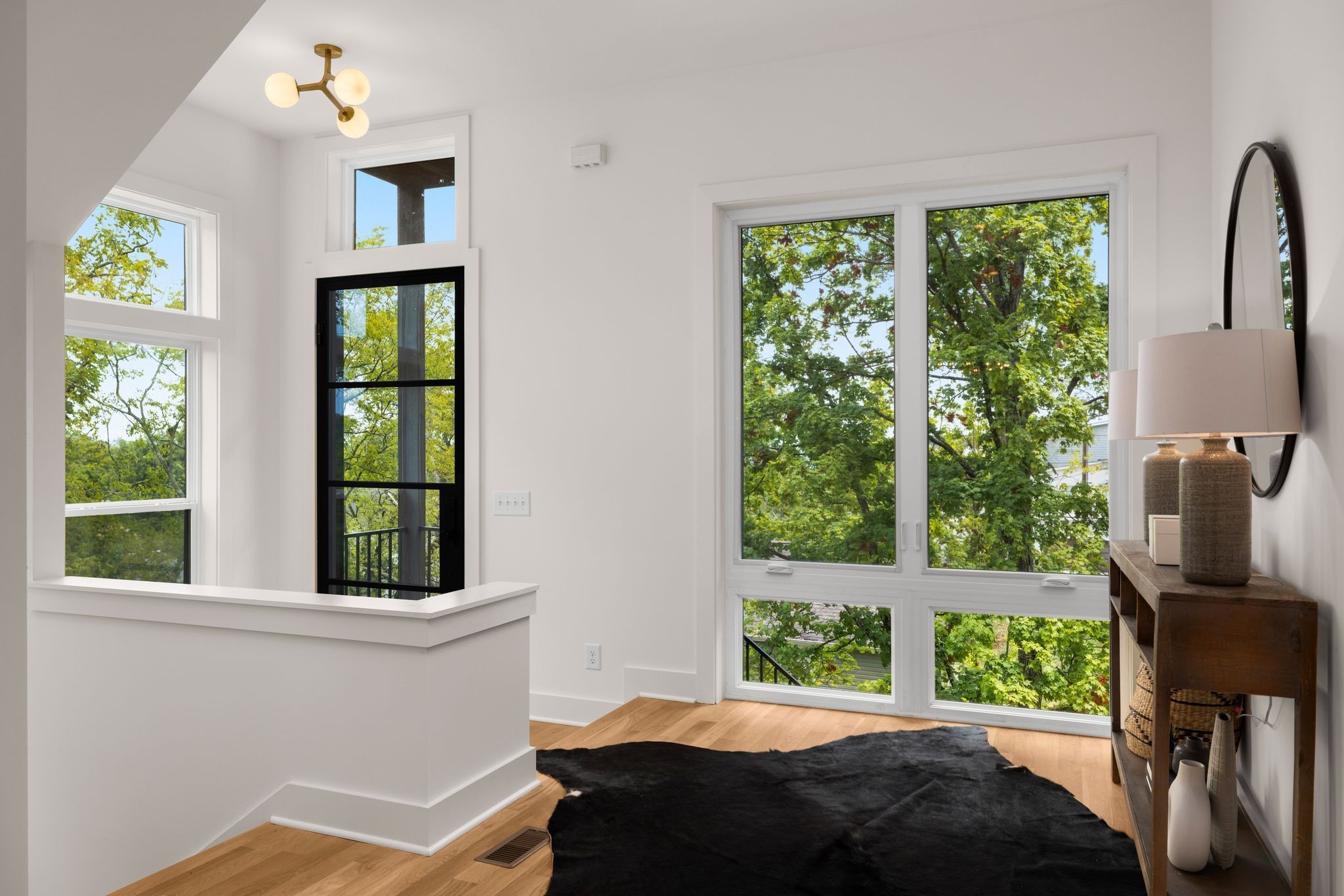 2211 Summitt Ave Unit: B