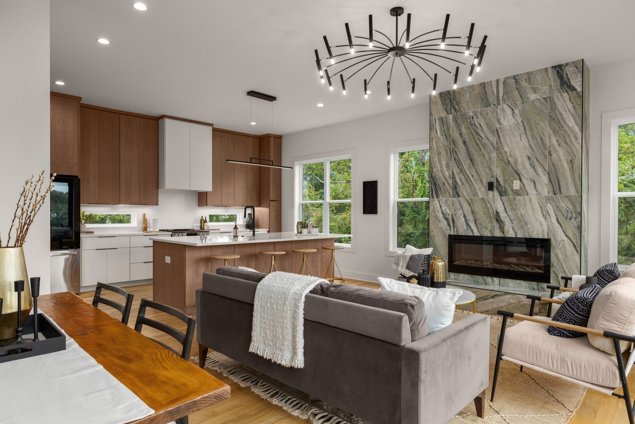 2211 Summitt Ave Unit: B