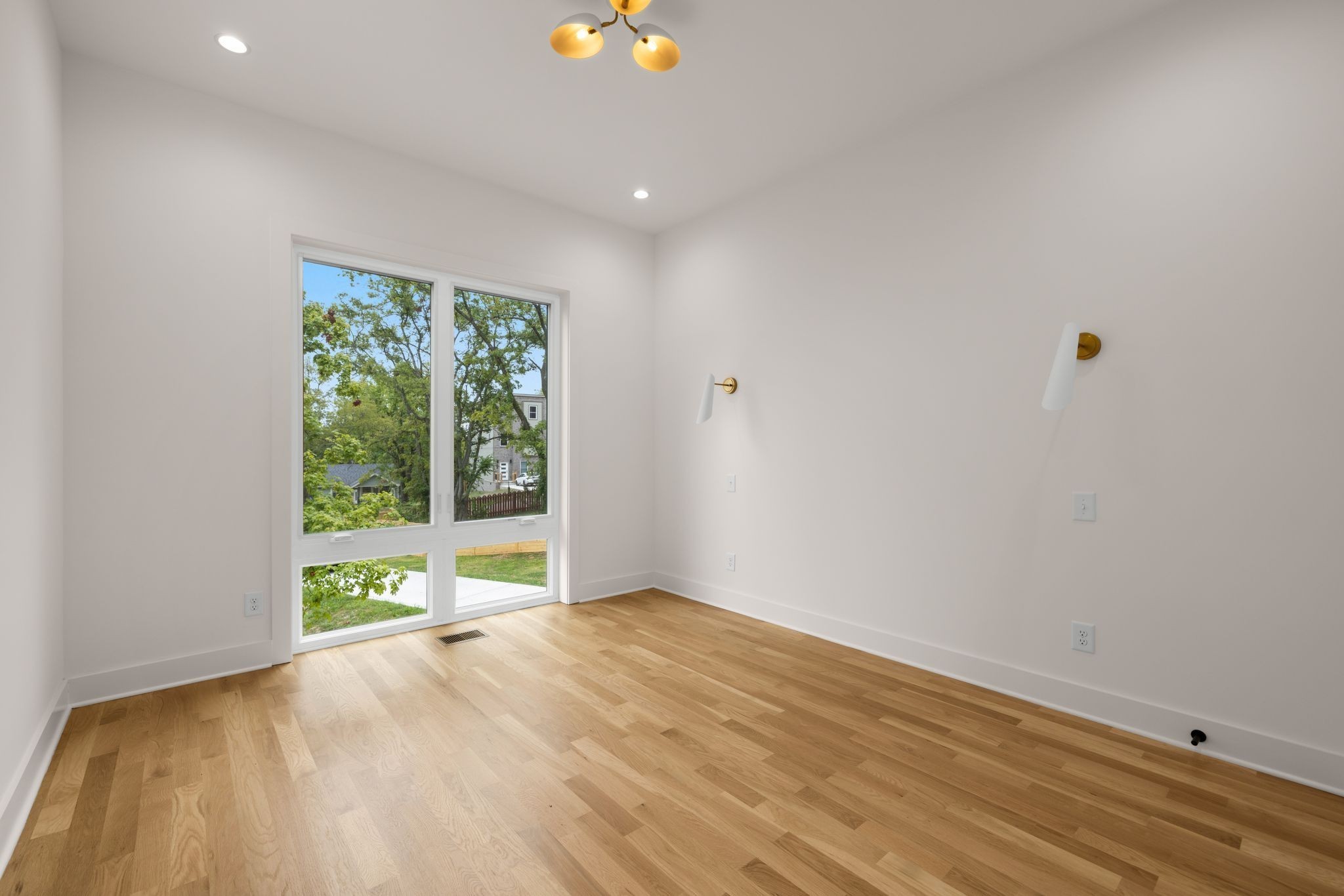 2211 Summitt Ave Unit: B