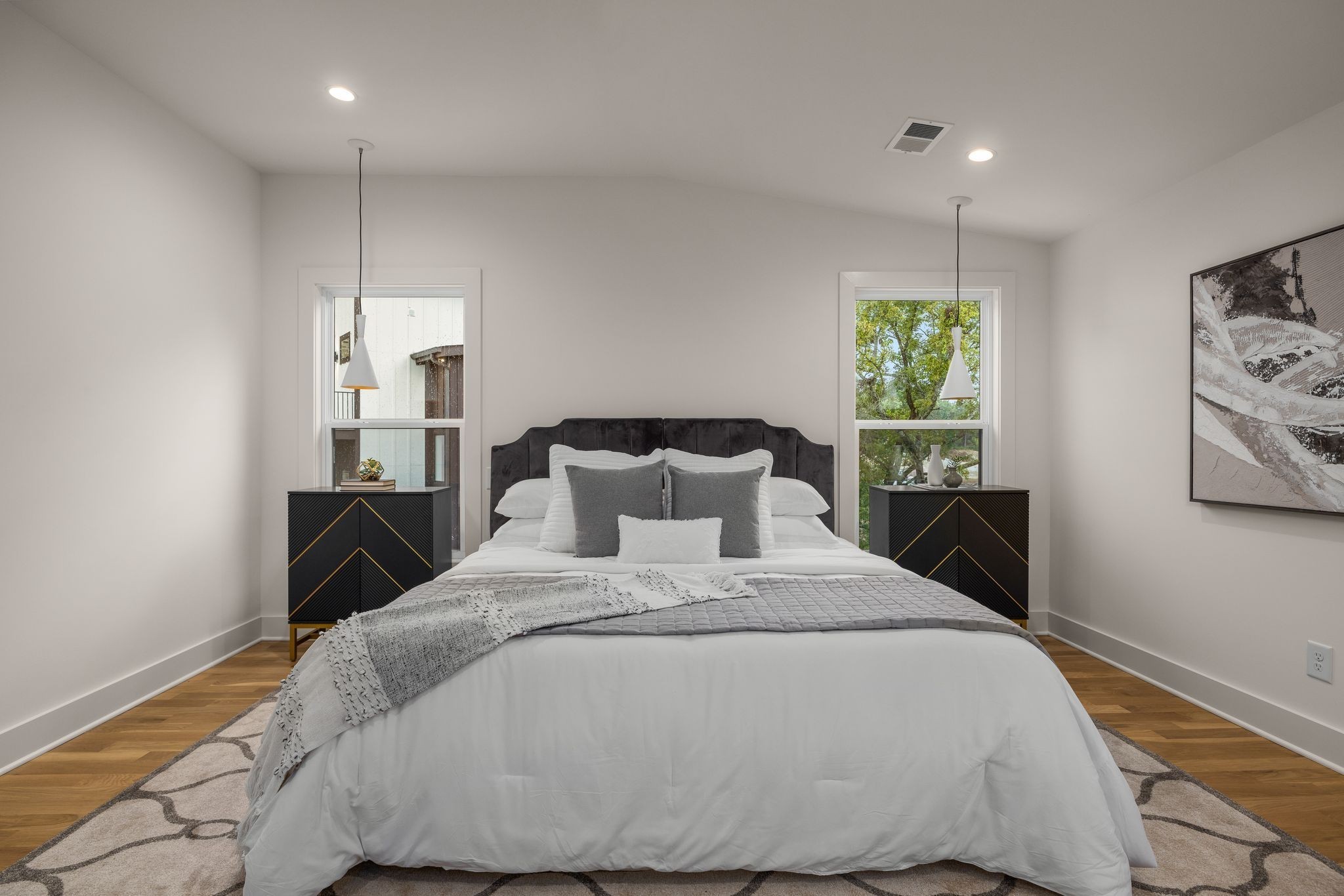 2211 Summitt Ave Unit: B