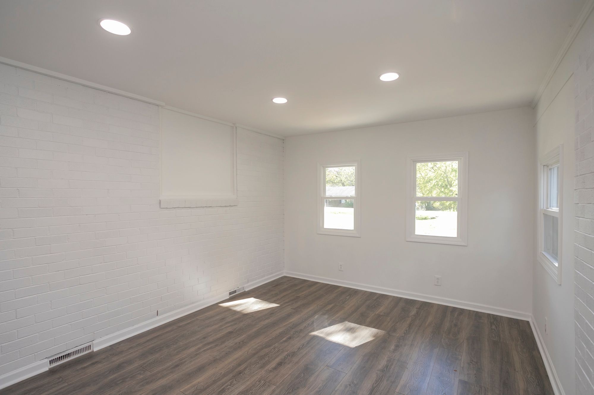 912 Allen Rd