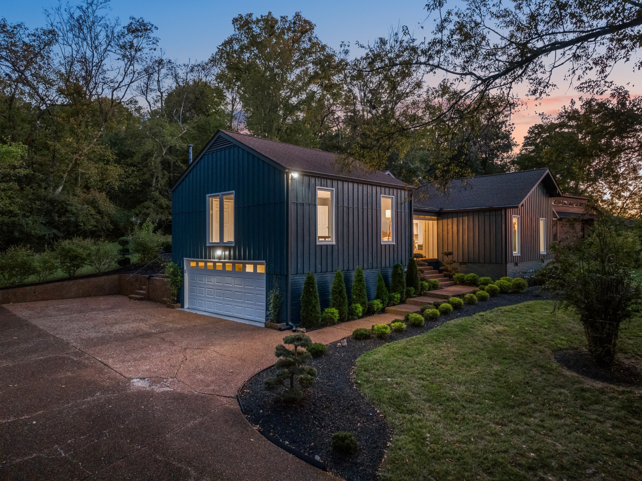 109 Oakmont Dr