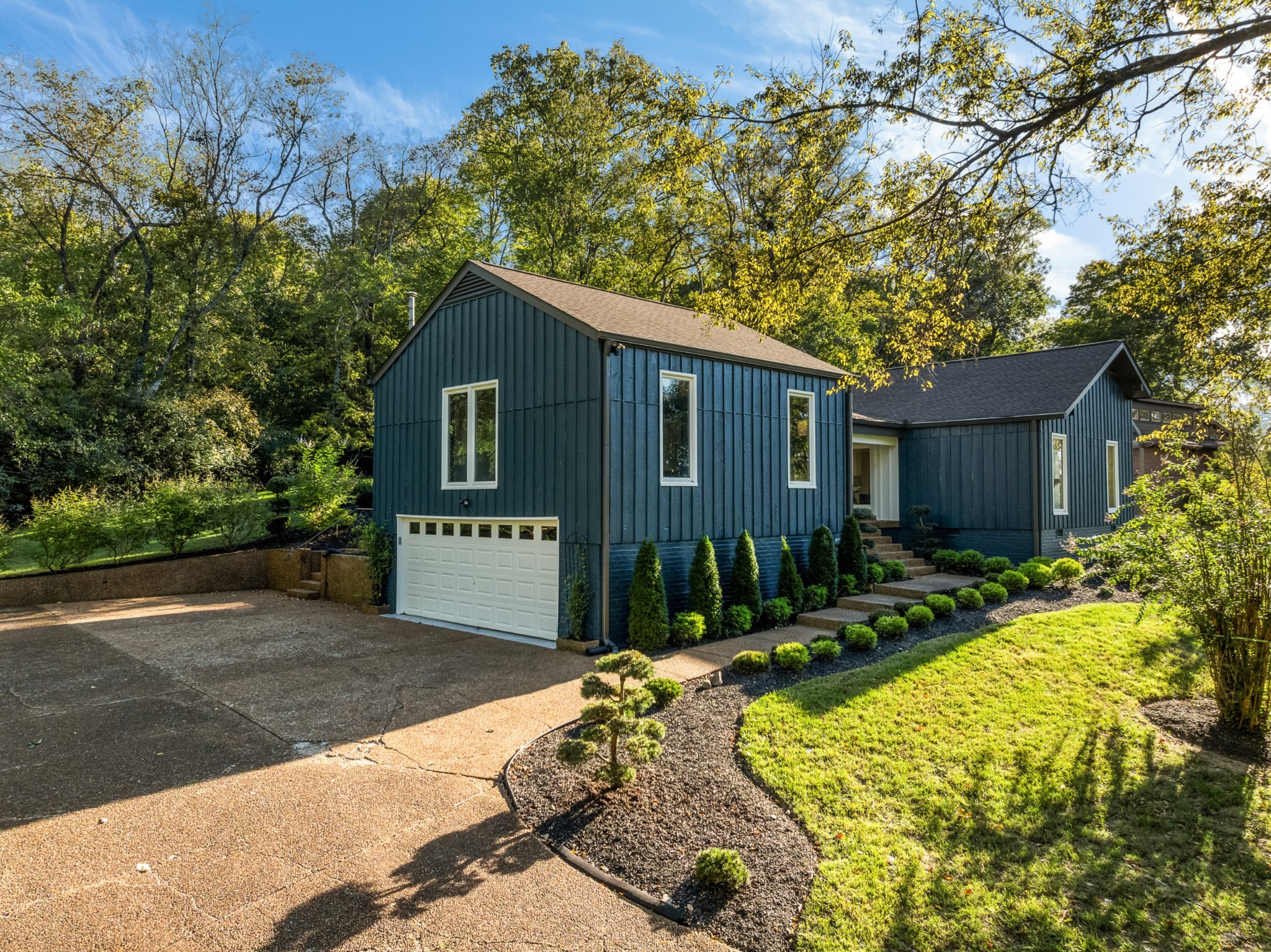 109 Oakmont Dr