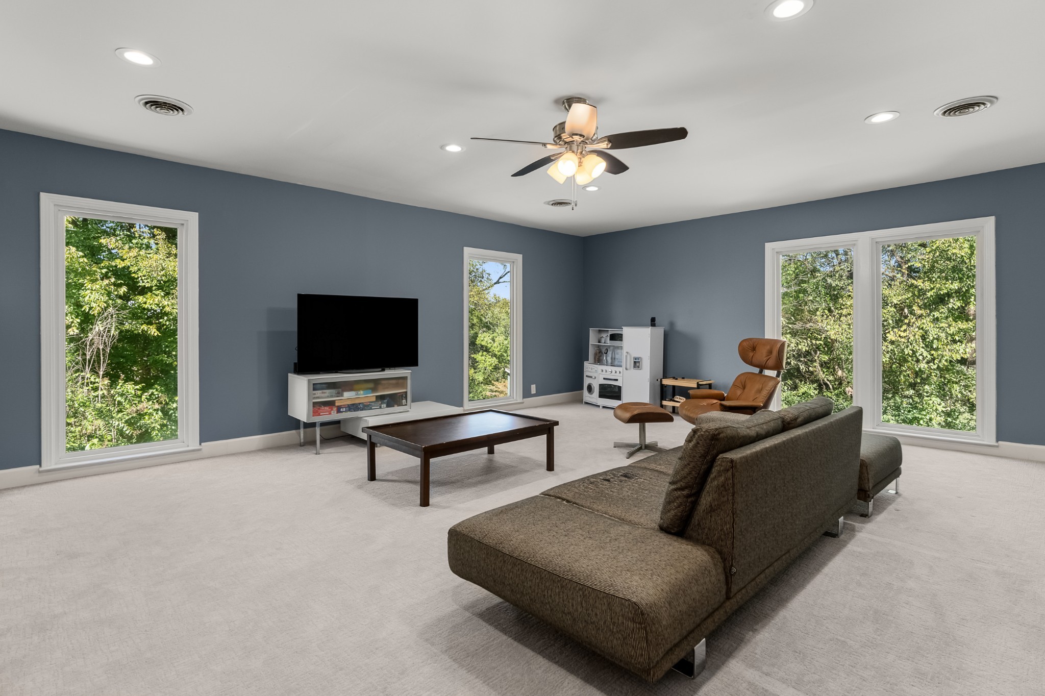 109 Oakmont Dr