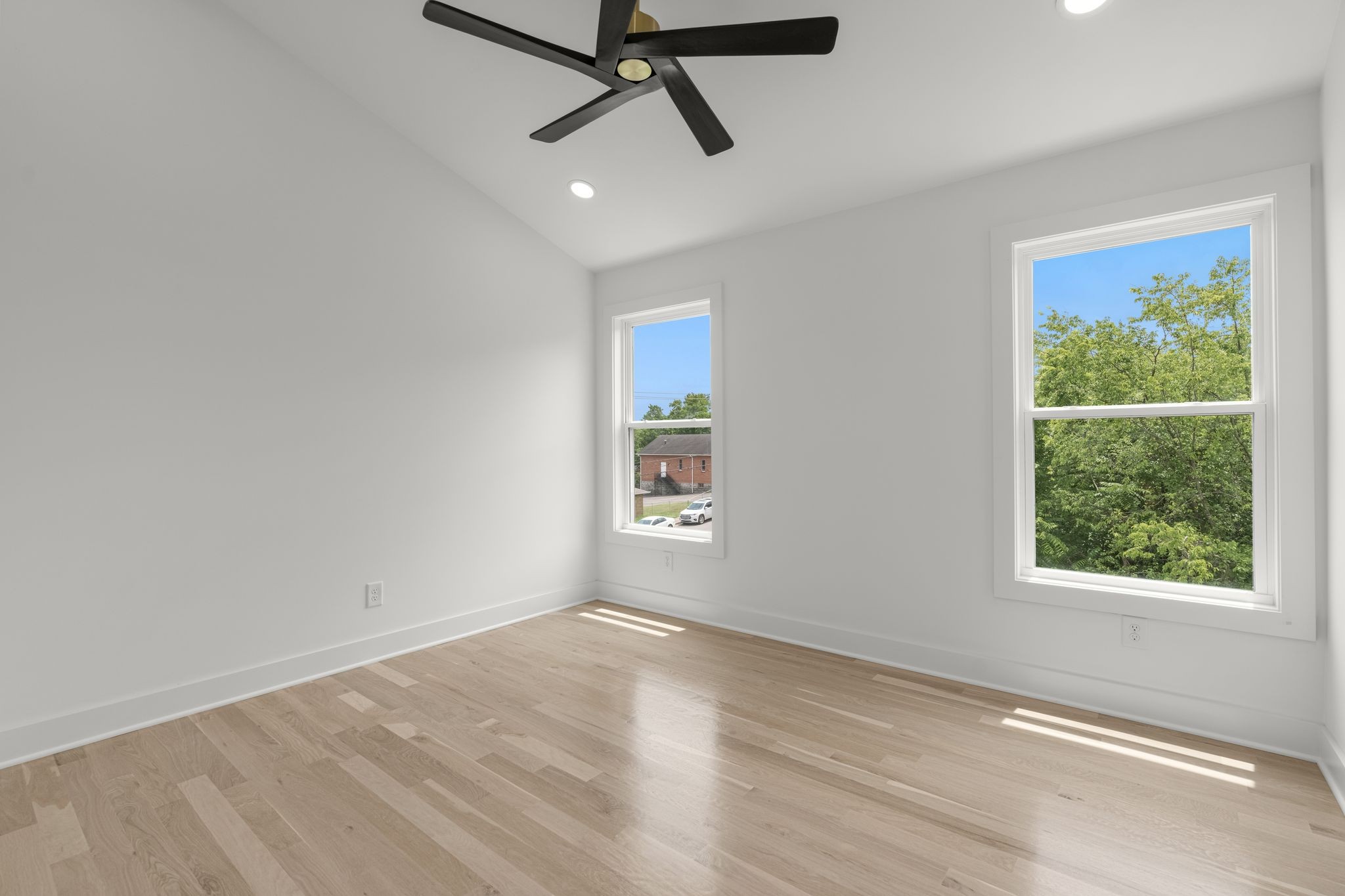 917 33rd Ave, N Unit: A