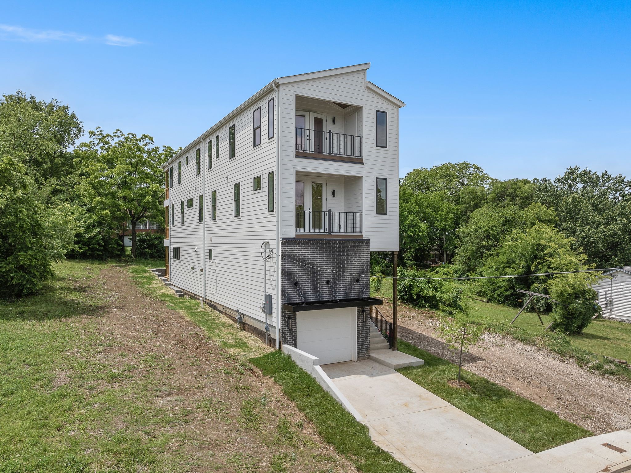 917 33rd Ave, N Unit: A