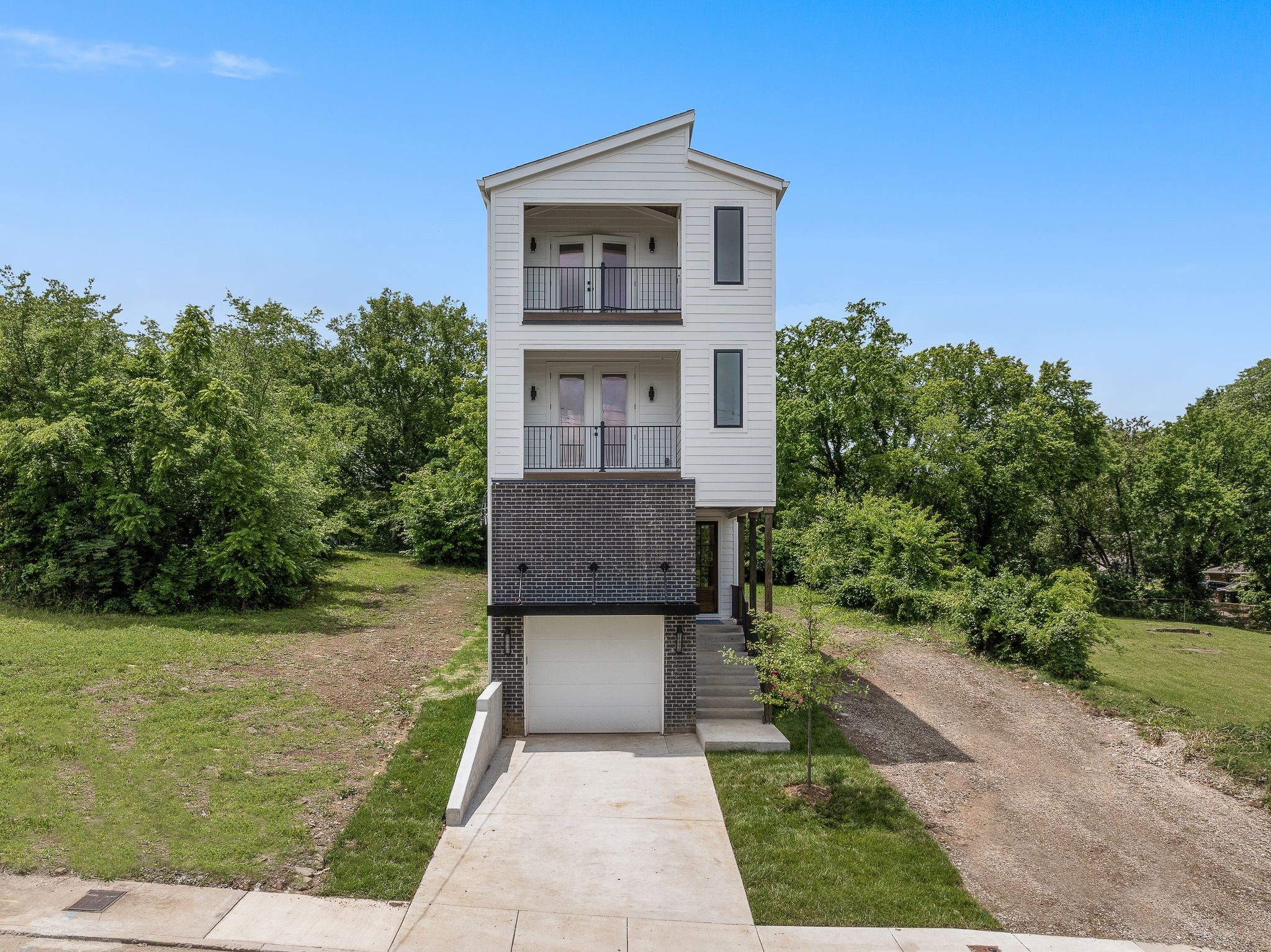 917 33rd Ave, N Unit: A