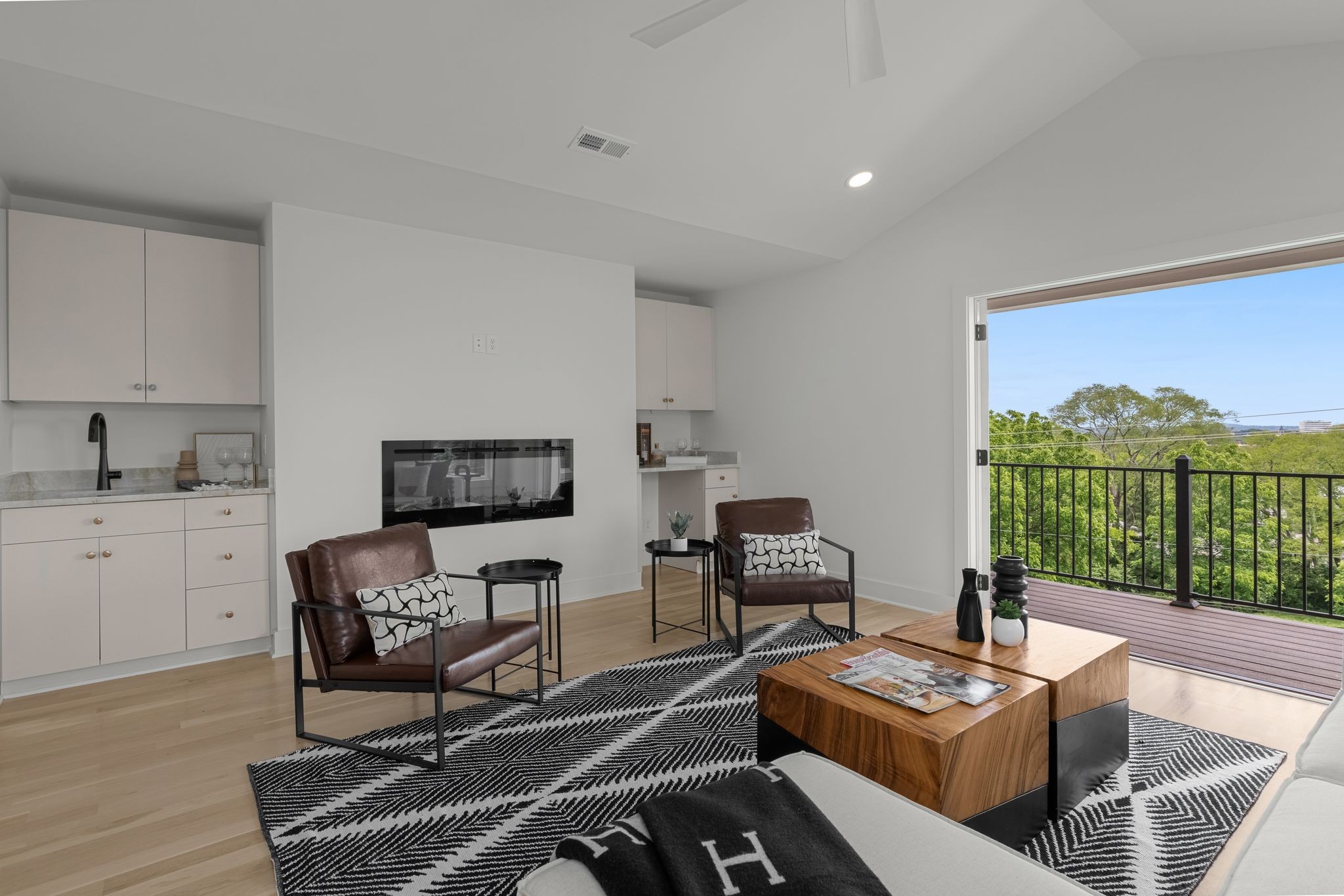 917 33rd Ave, N Unit: A