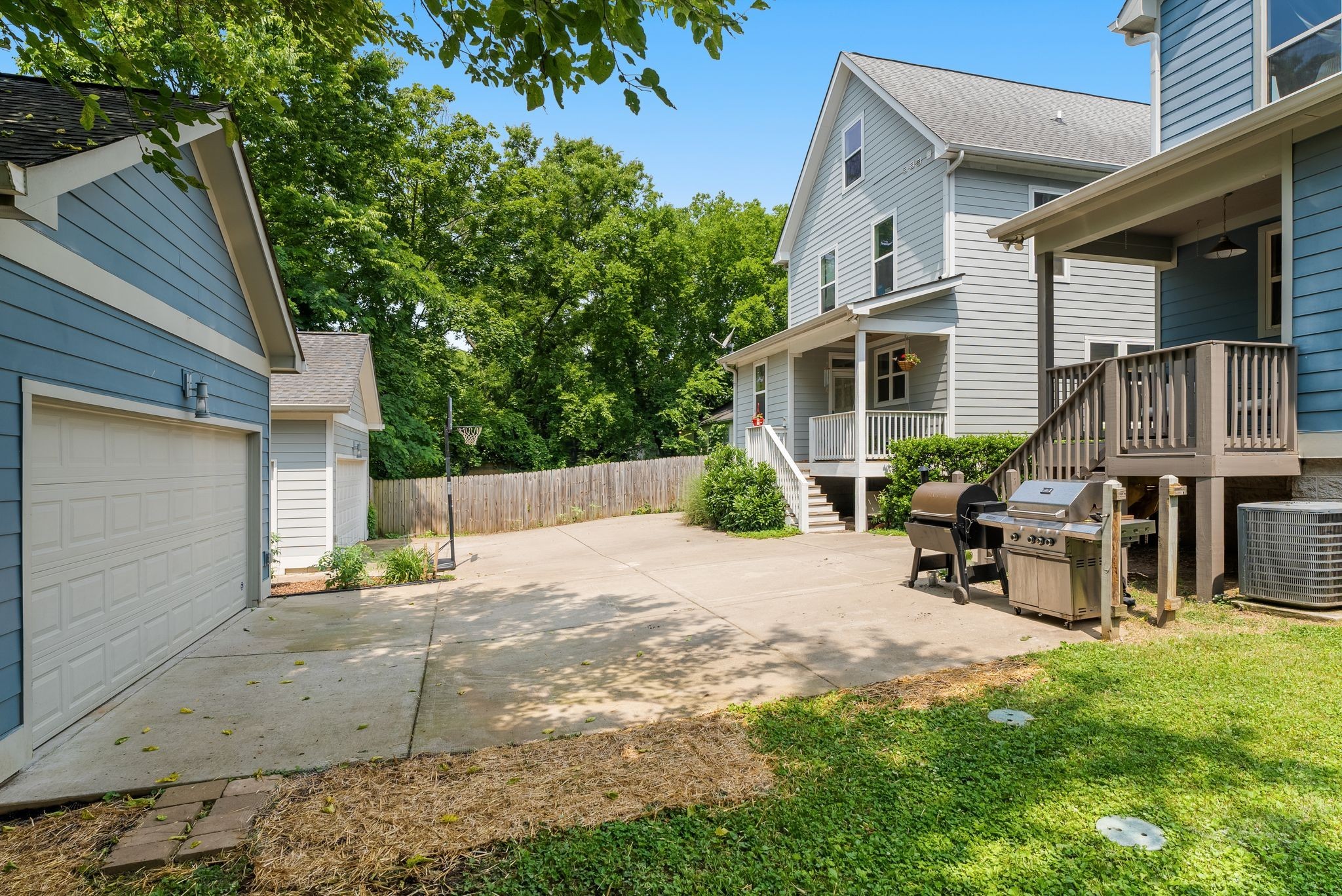 124 Creighton Ave
