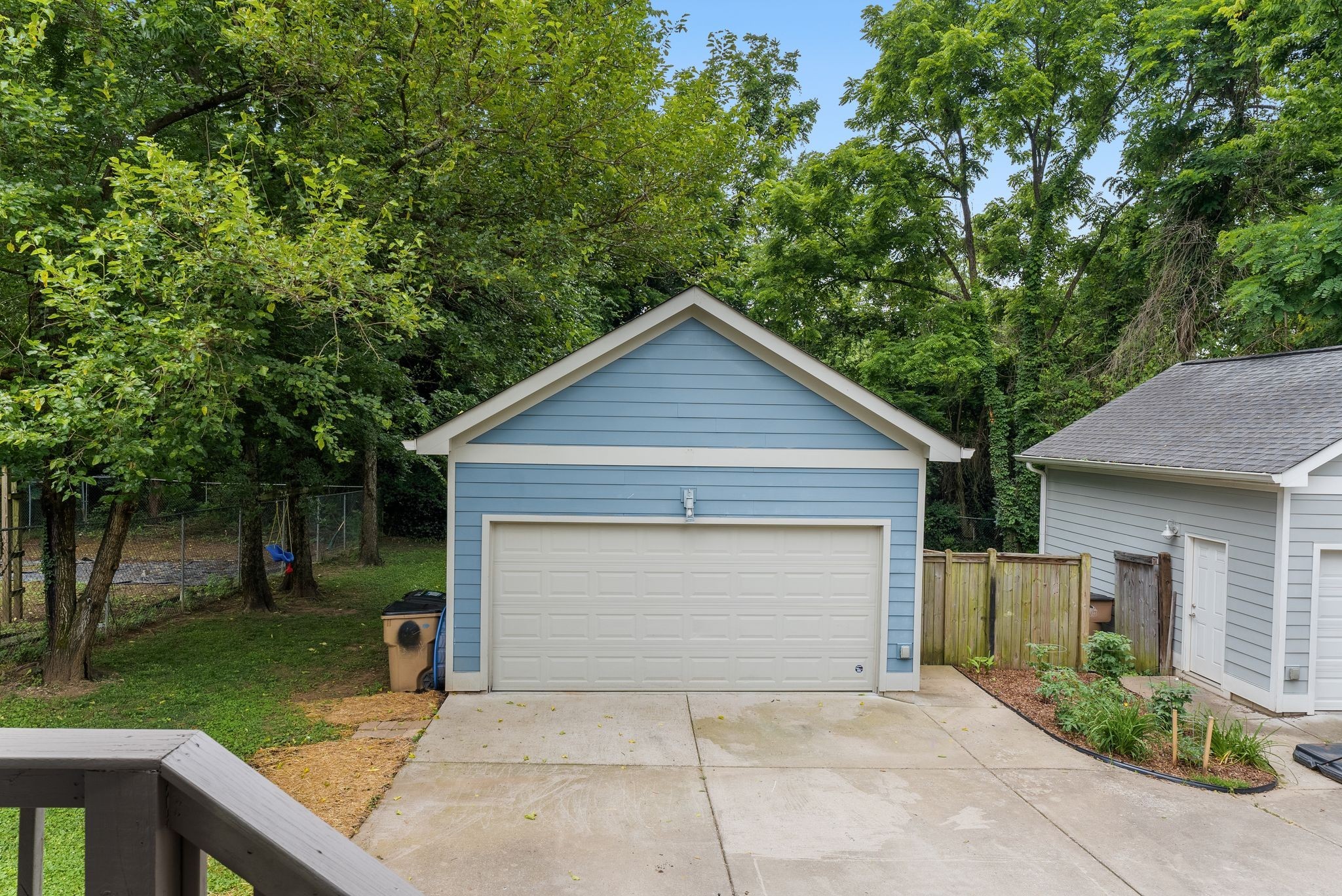 124 Creighton Ave