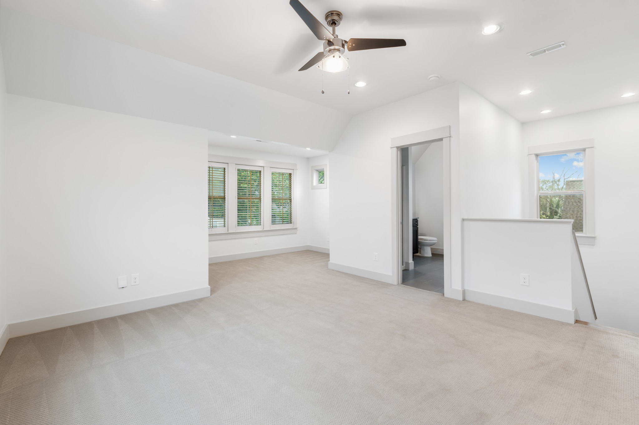 124 Creighton Ave