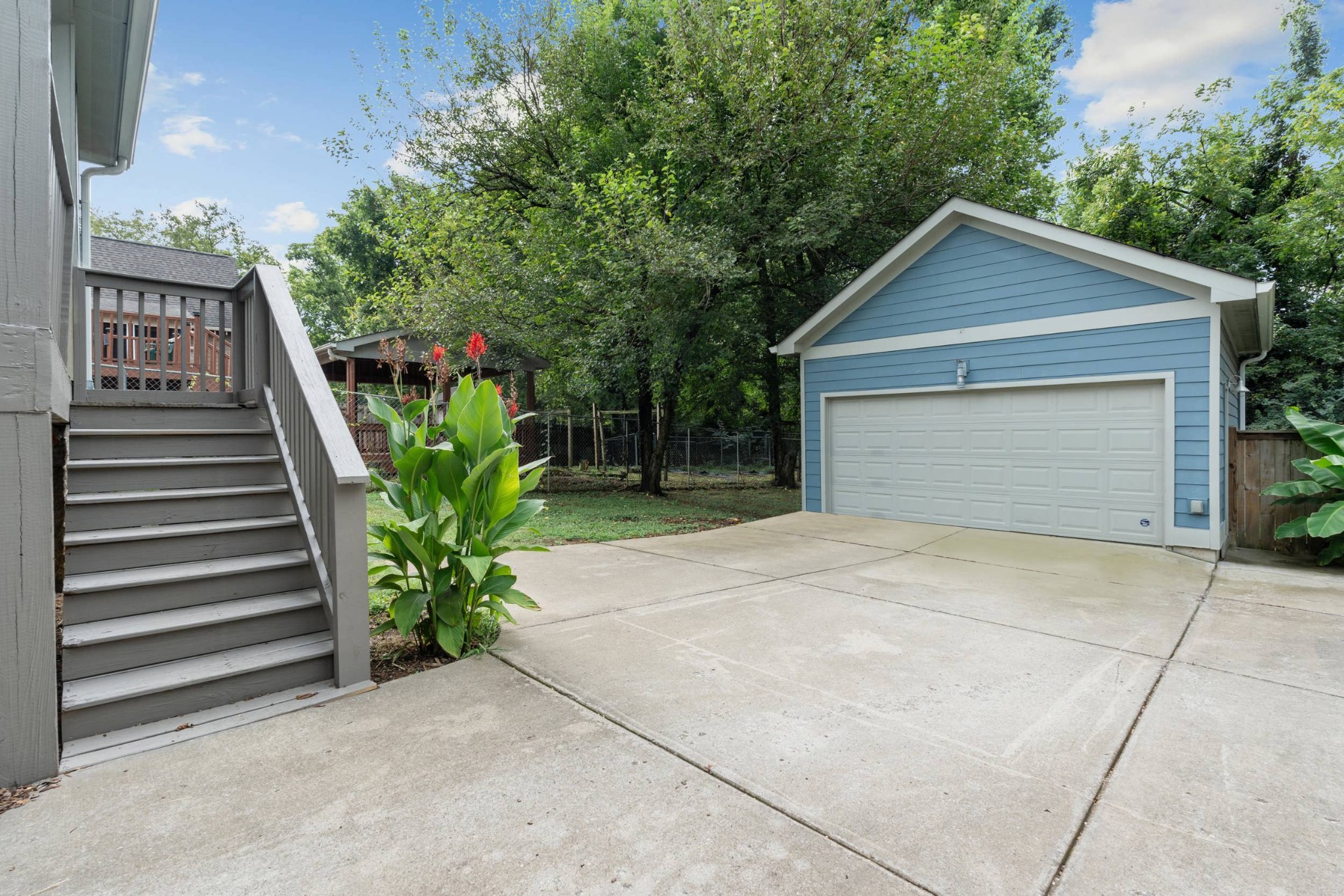 124 Creighton Ave