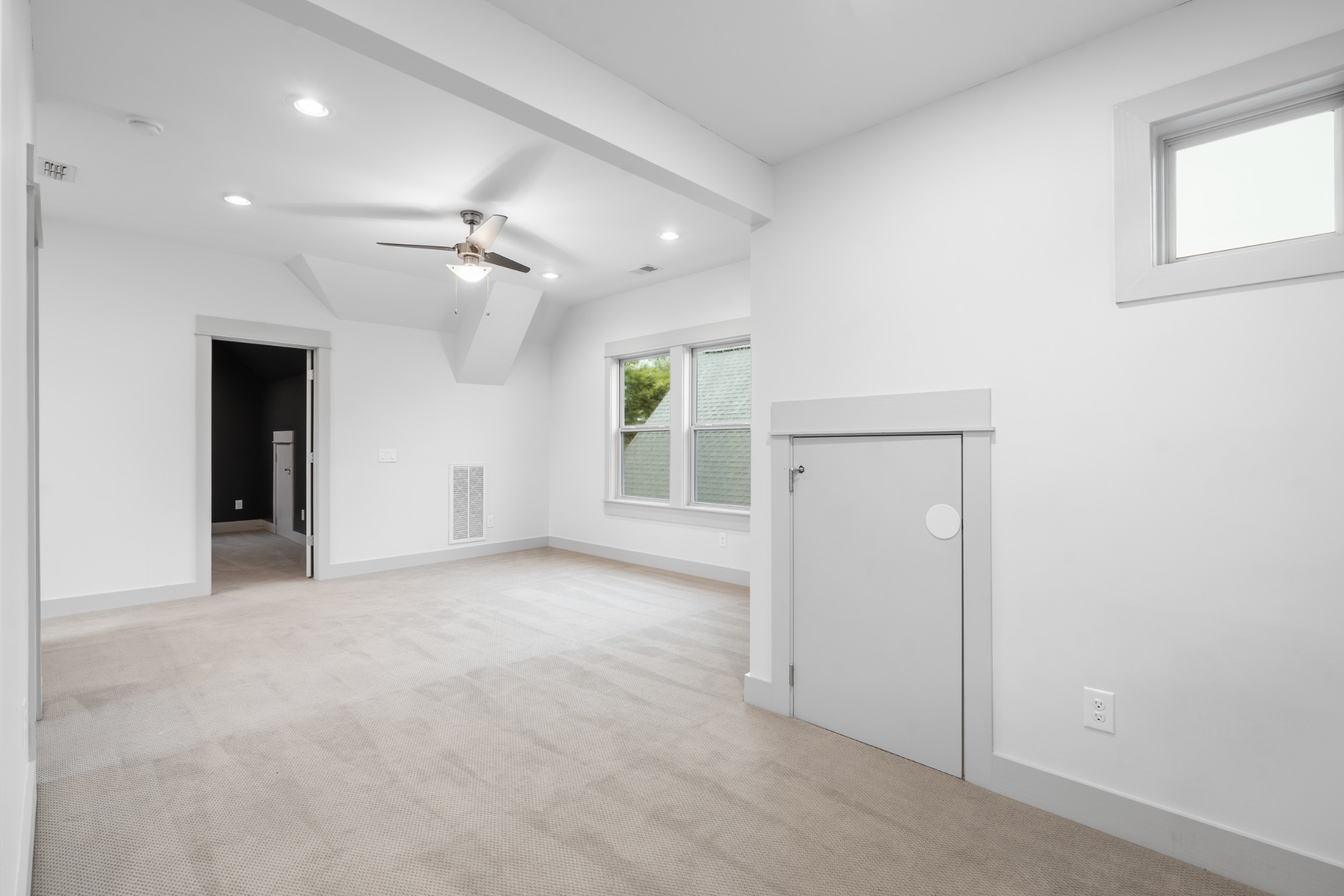 124 Creighton Ave