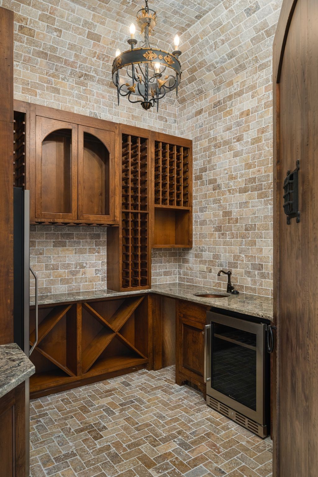 443 Canterbury Rise