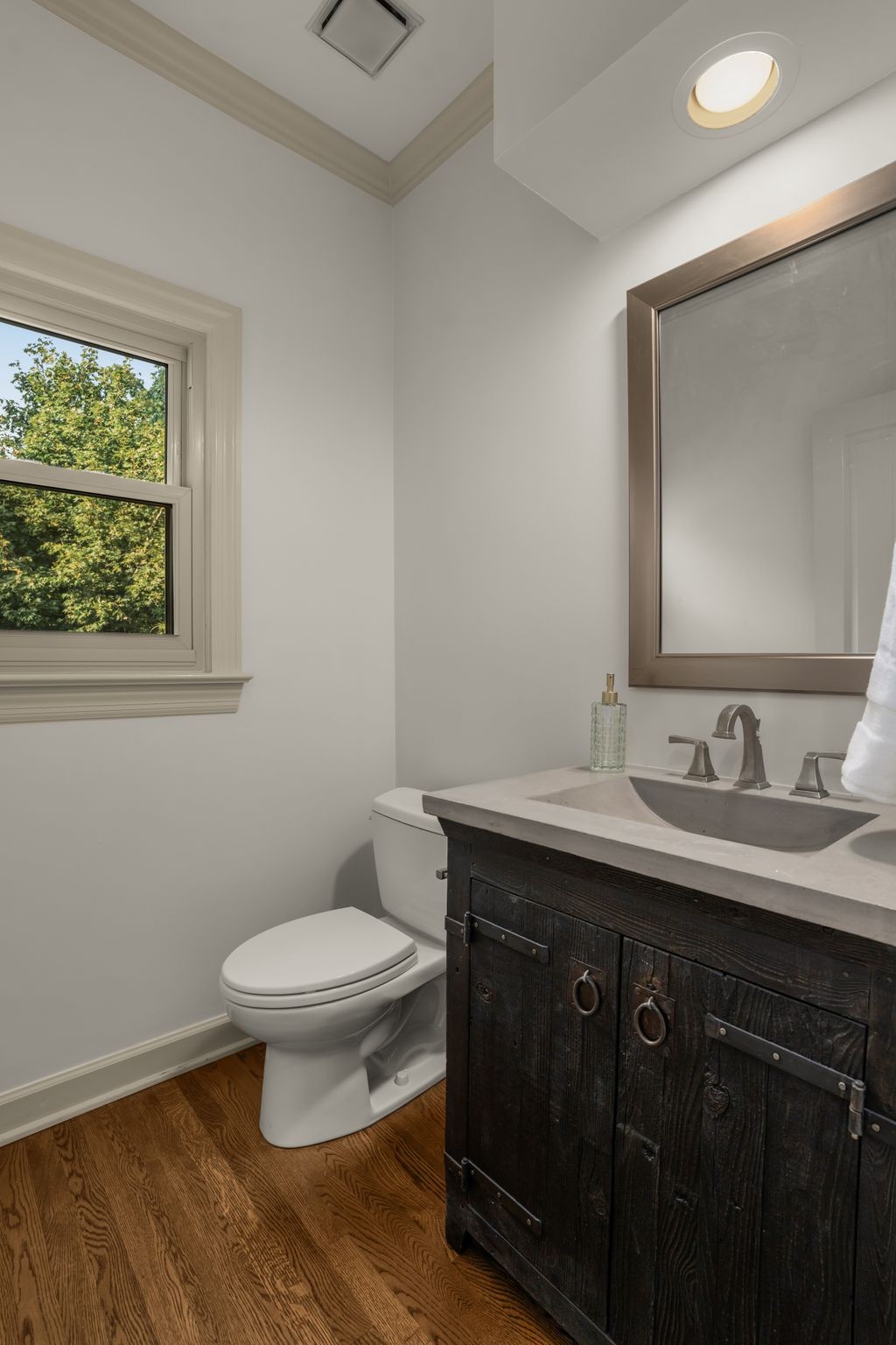231 Burlington Pl