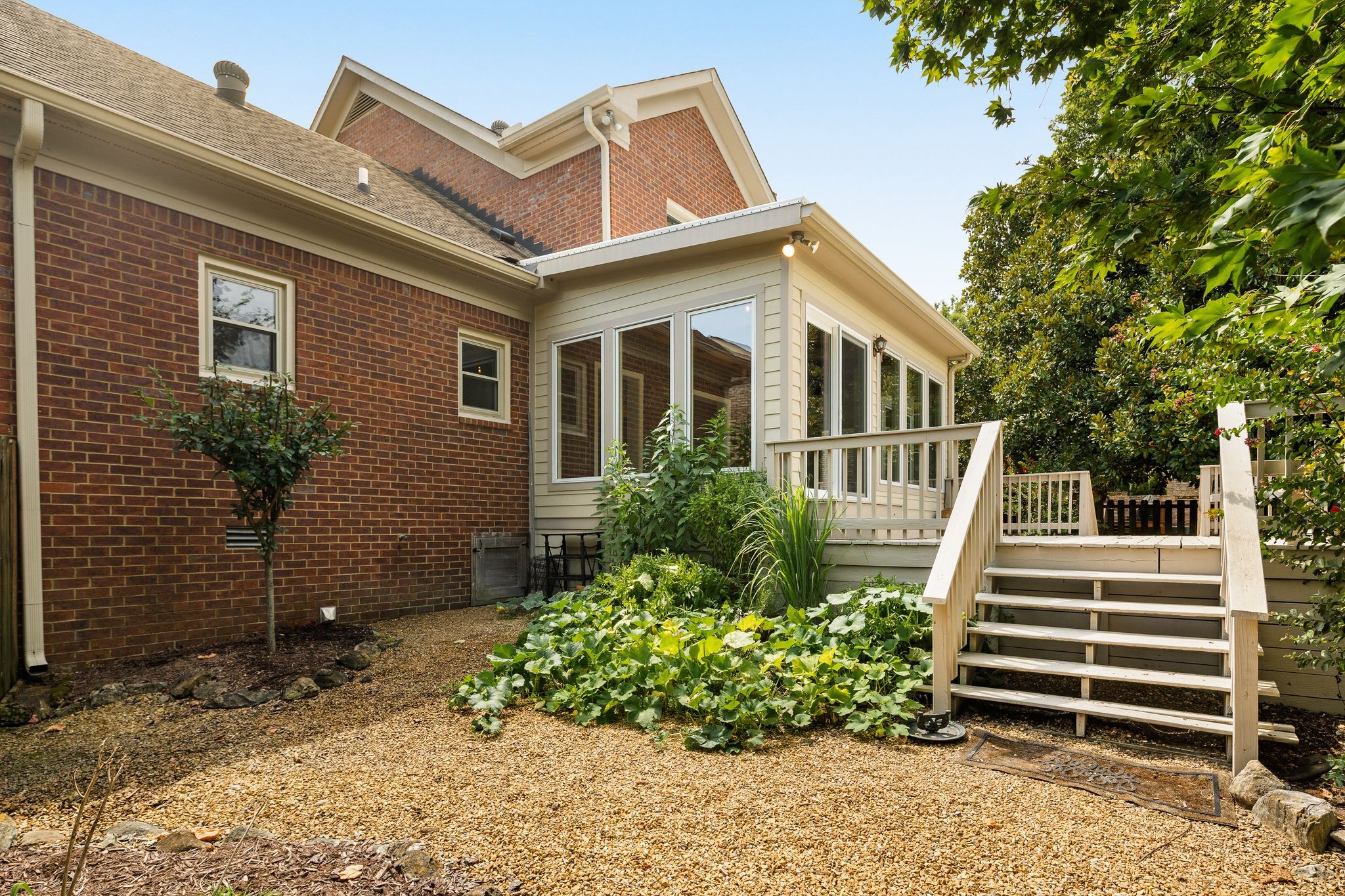 231 Burlington Pl