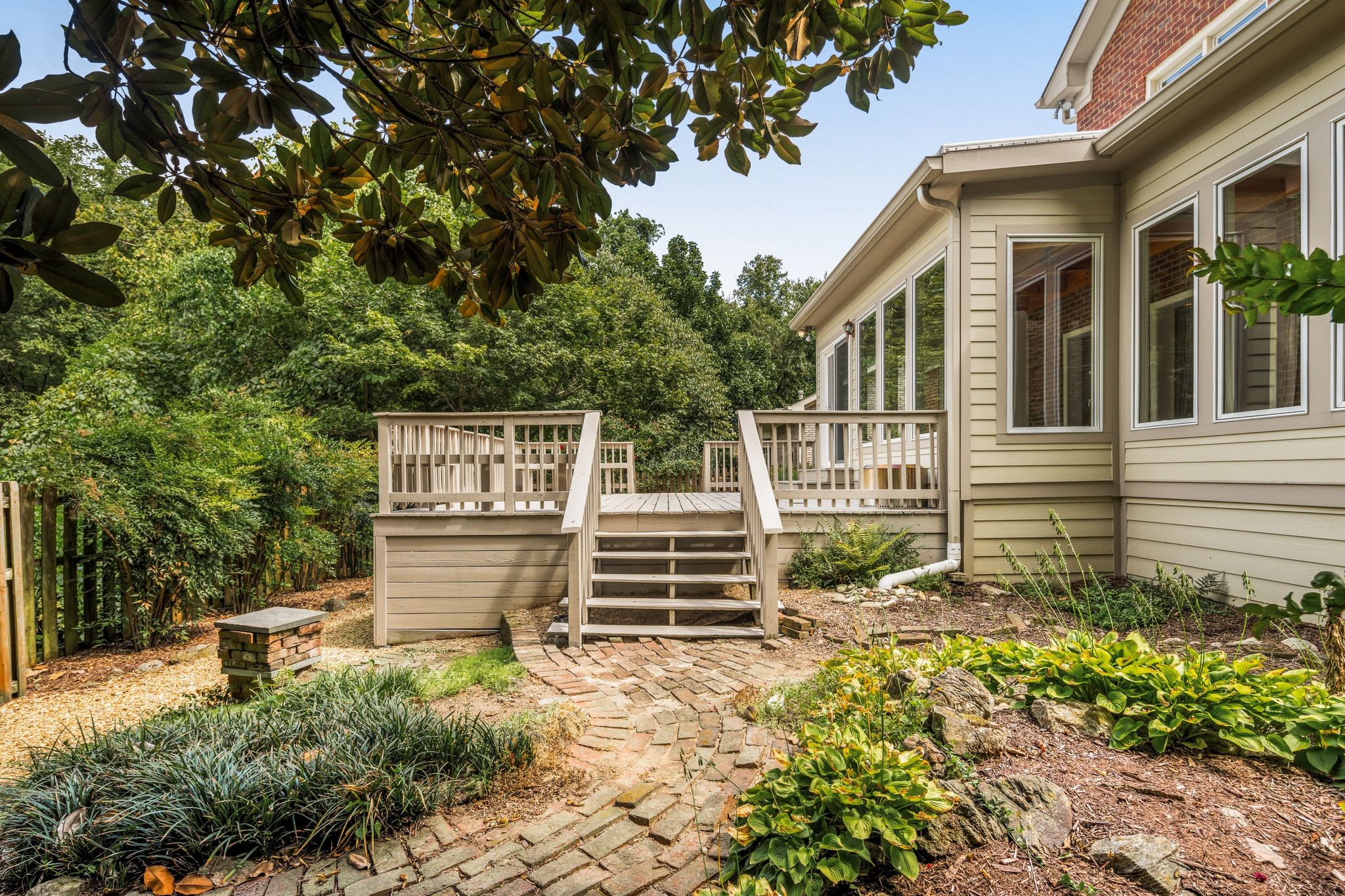 231 Burlington Pl