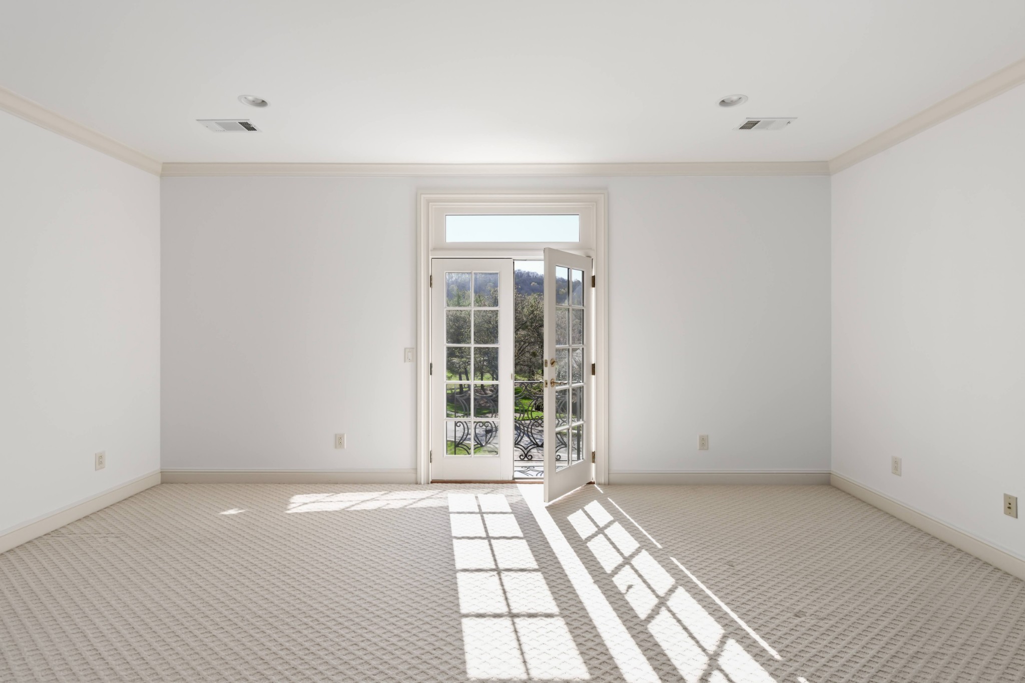 17 Castlewood Ct