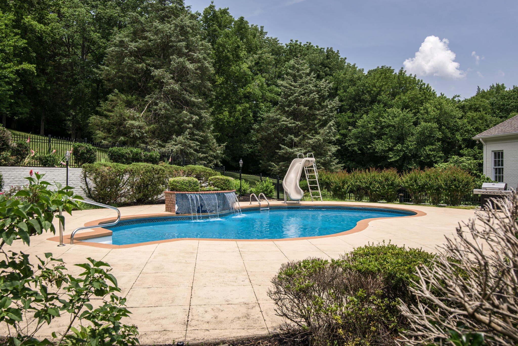17 Castlewood Ct