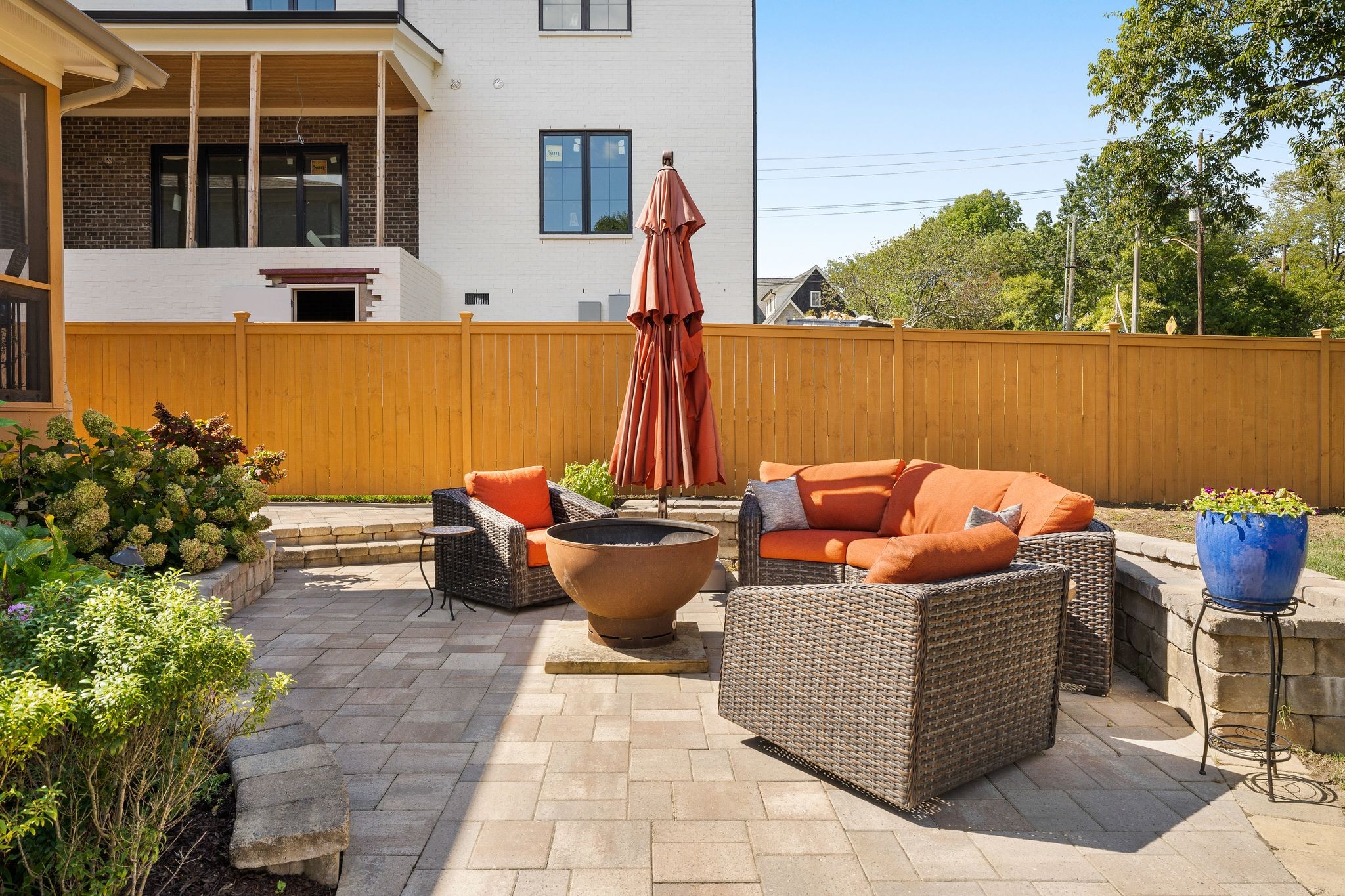 2260 Castleman Dr