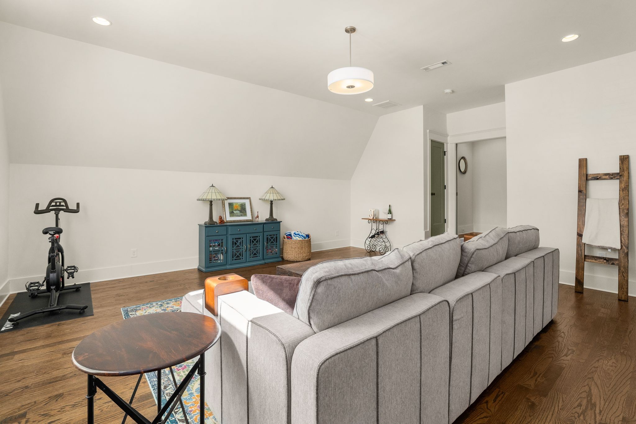 2260 Castleman Dr