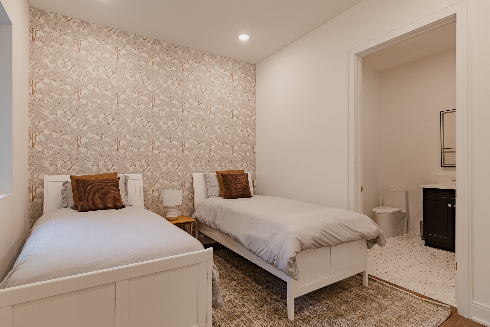 3509 Charlotte Ave, W Unit: 102