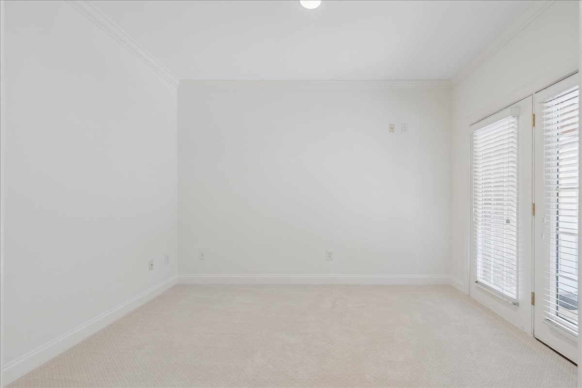 640 Springlake Dr