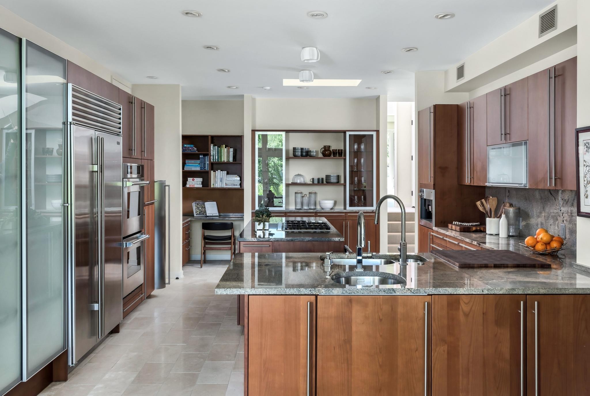 300 Sunnyside Dr