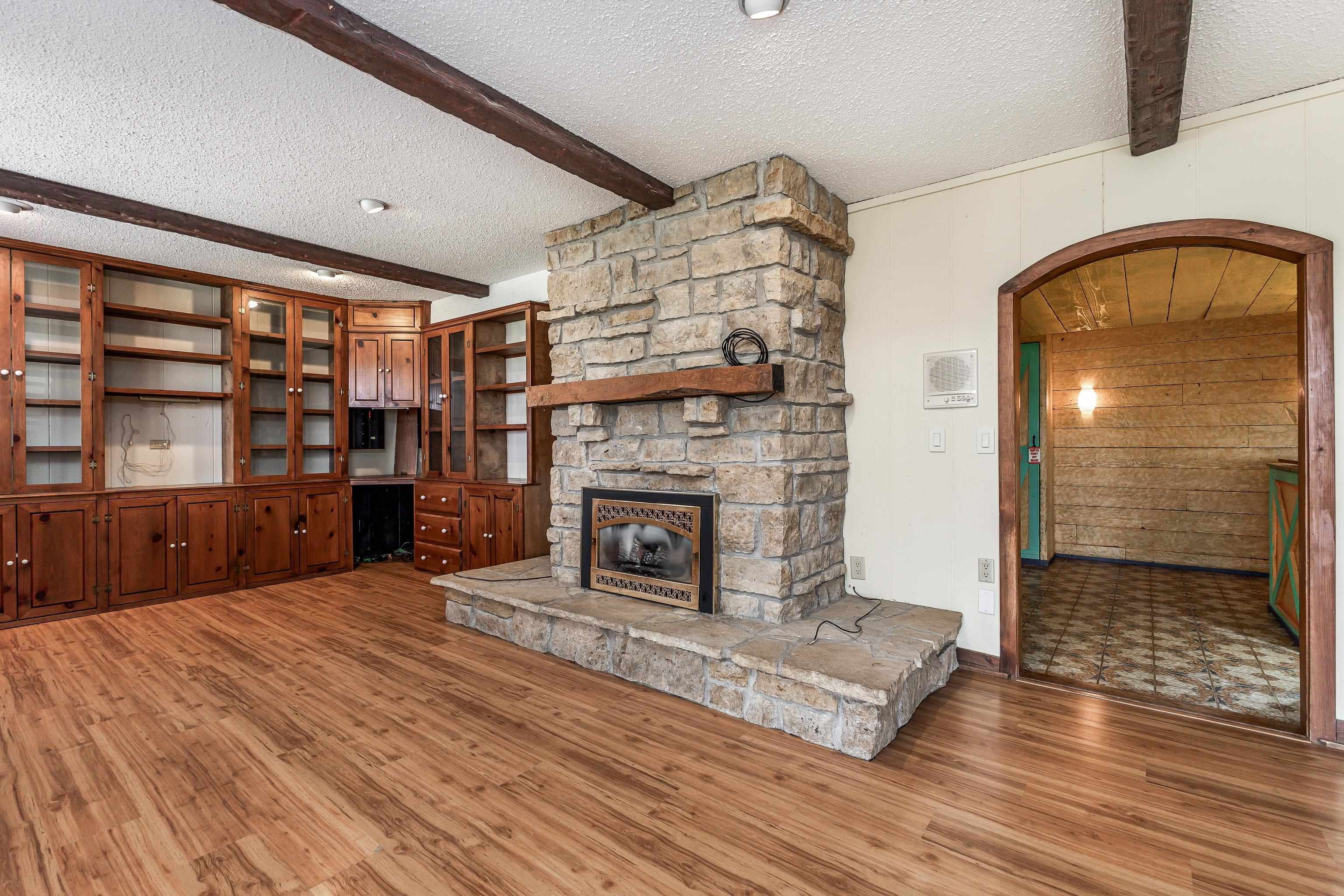 2445 Knob Hill Drive