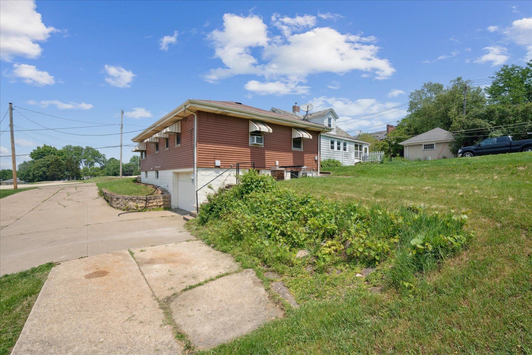 1060 Loras Boulevard