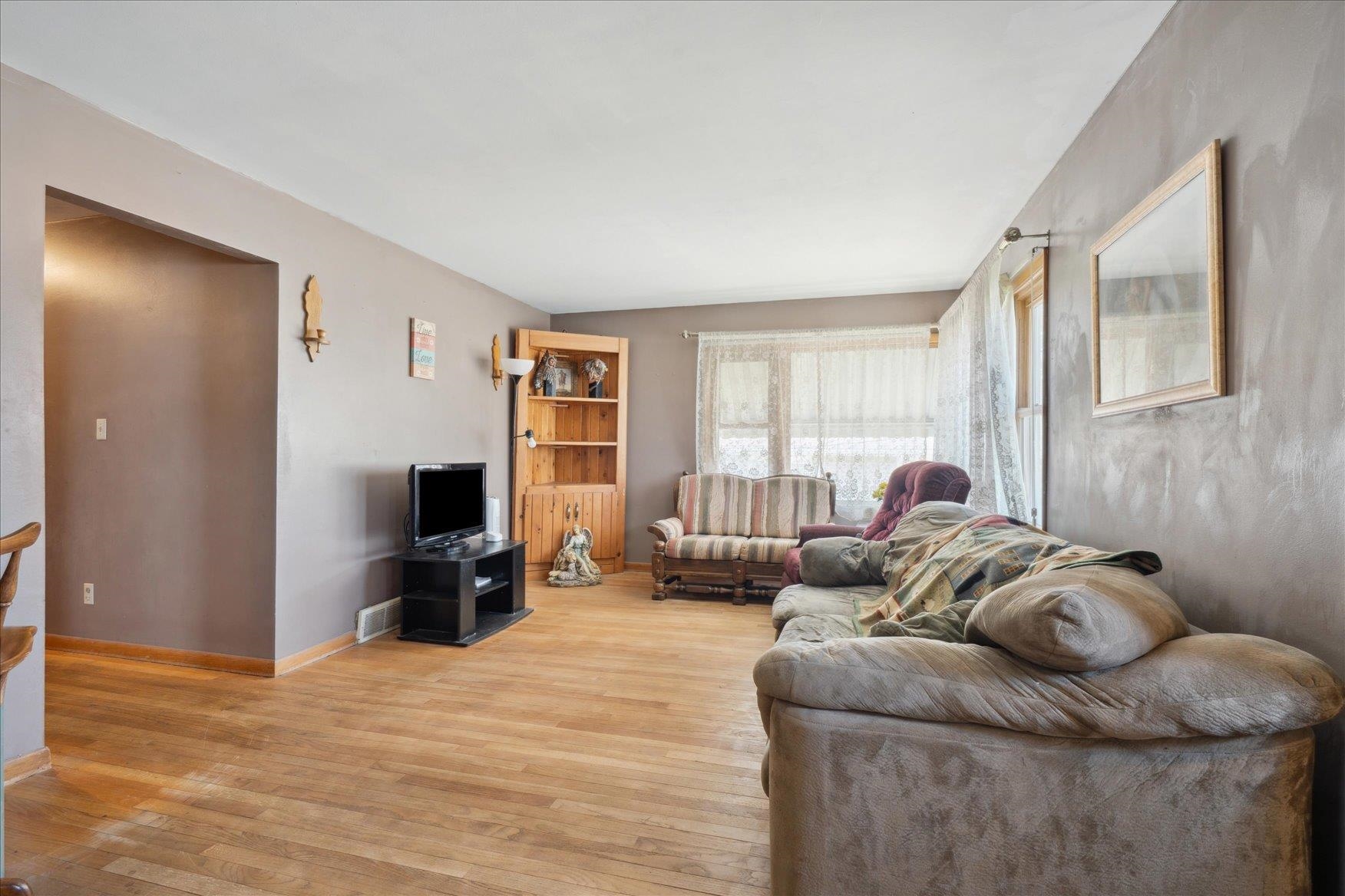 1060 Loras Boulevard