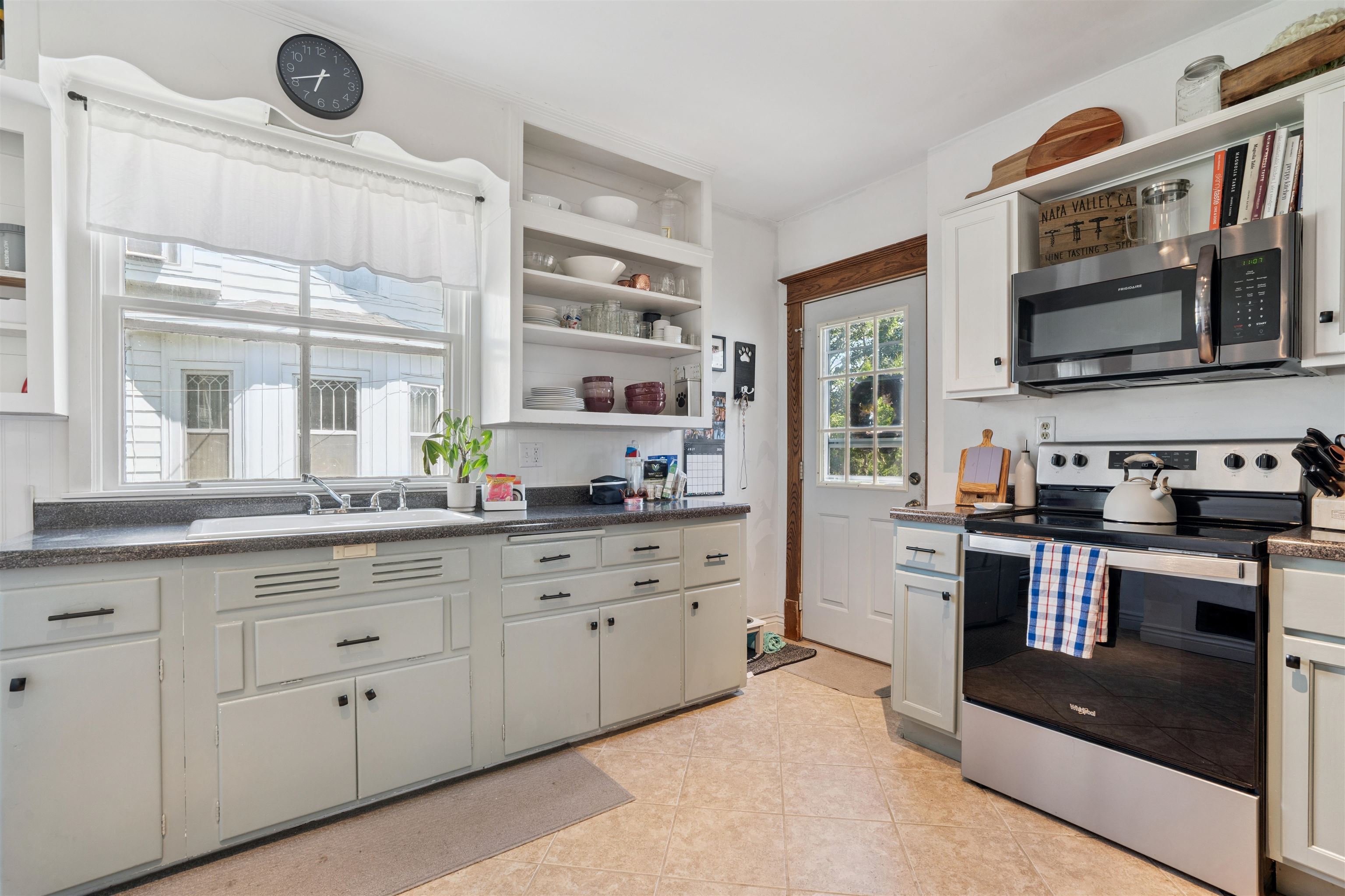 1608 Lawndale Street