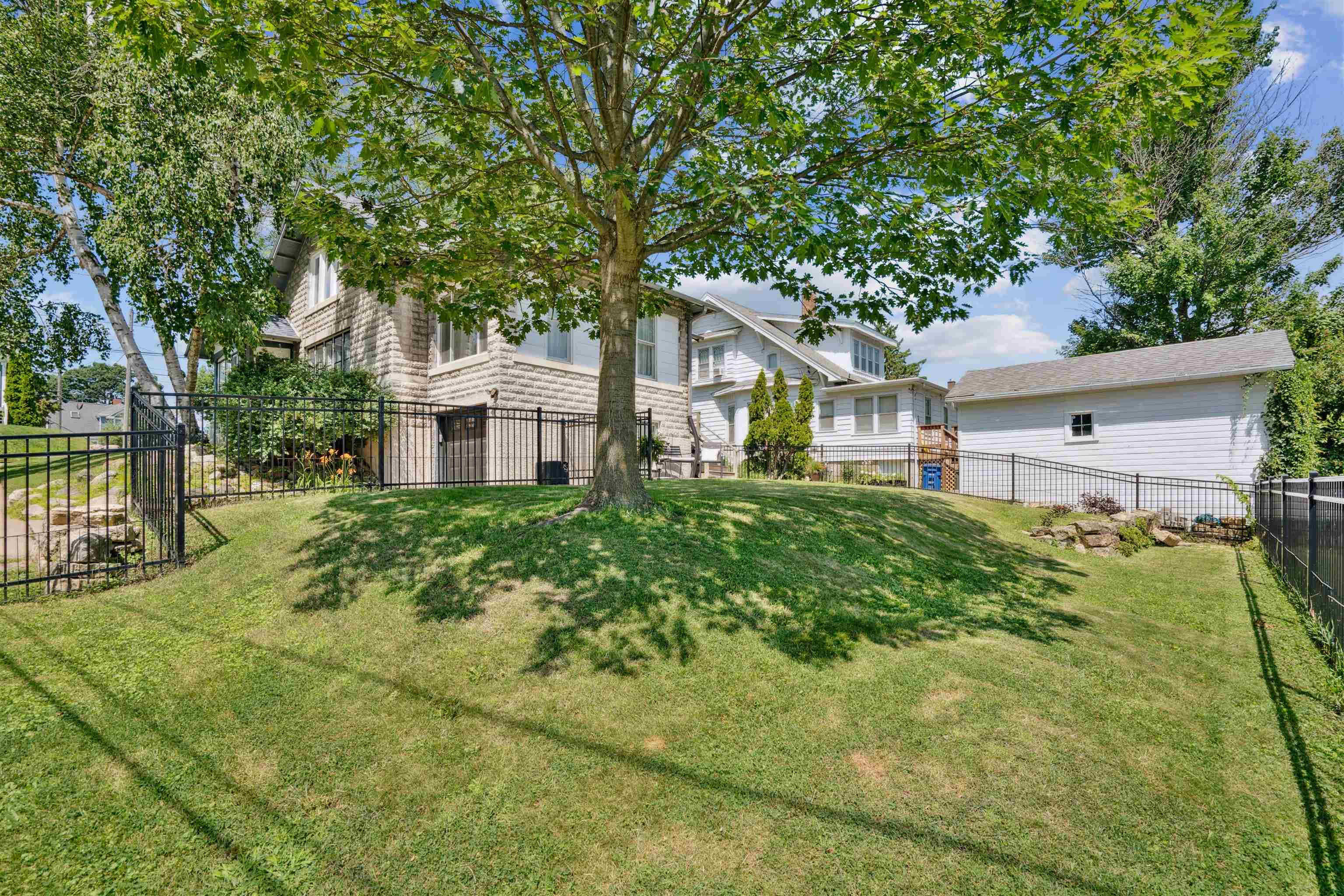 1608 Lawndale Street