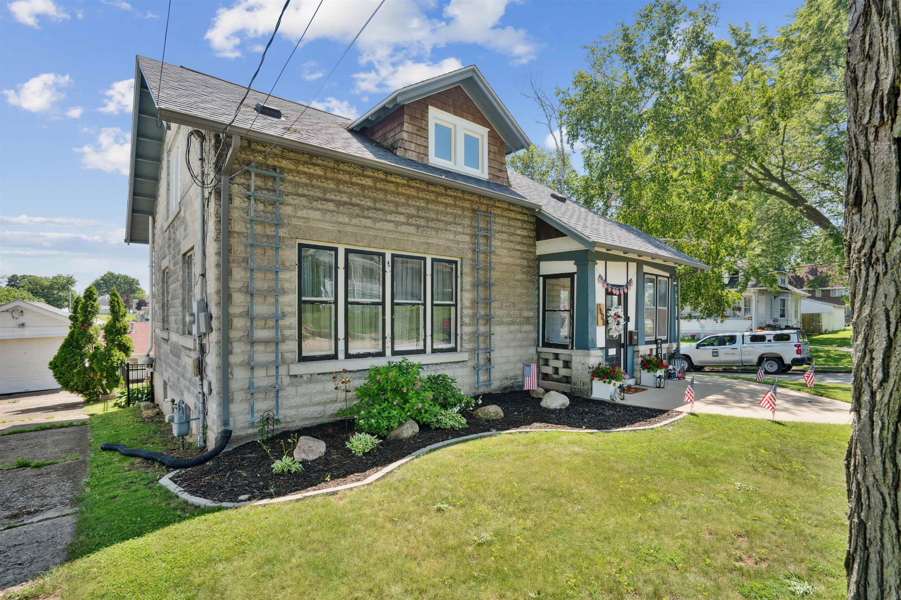 1608 Lawndale Street