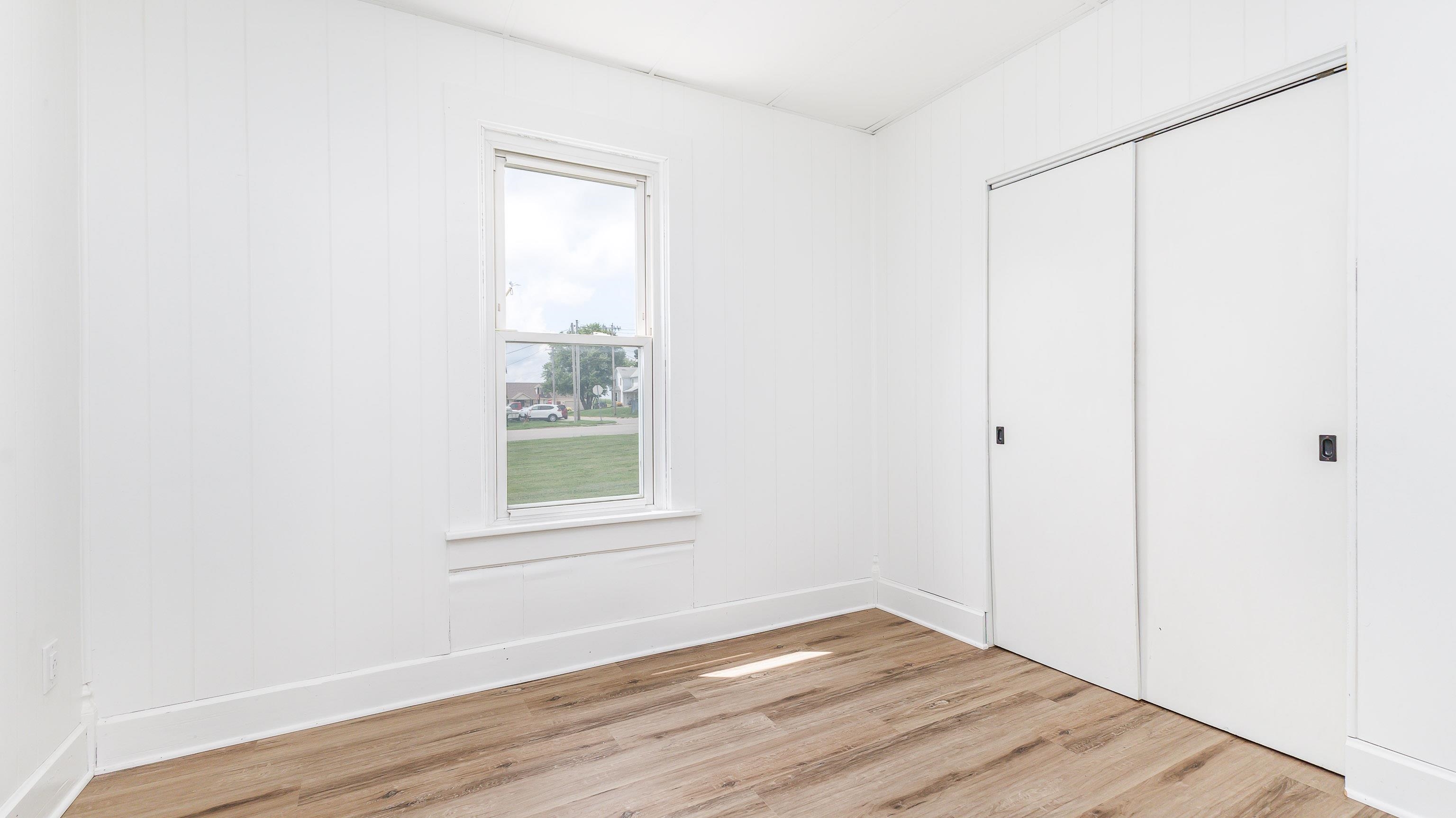 105 W Benton Street