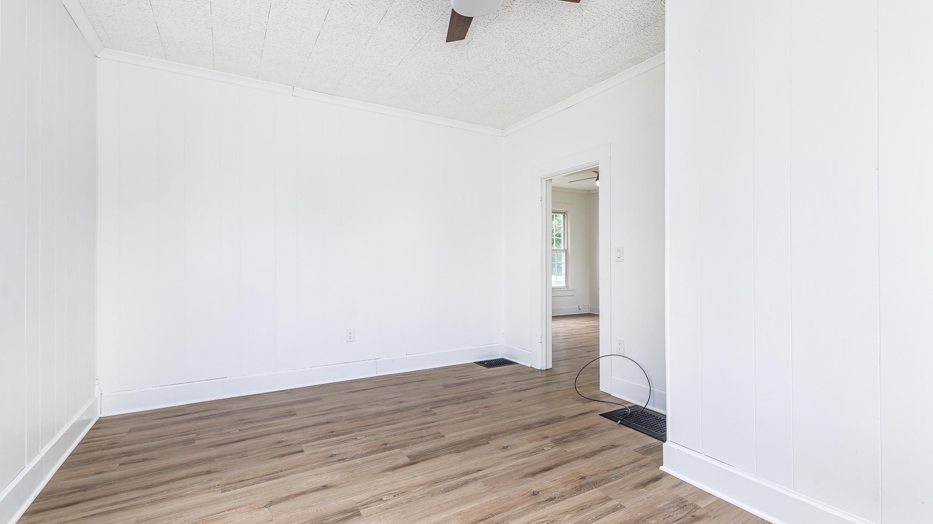 105 W Benton Street