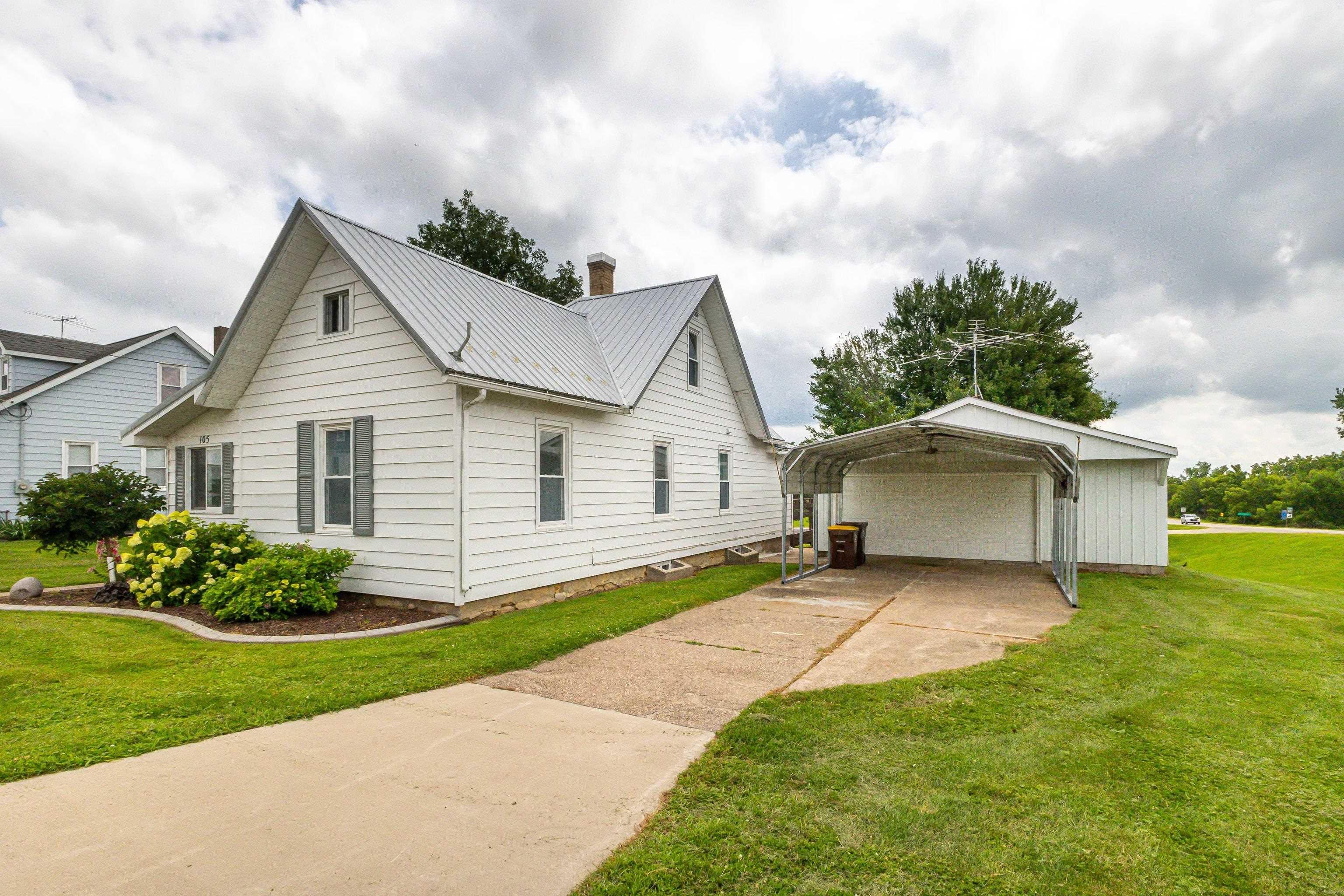 105 W Benton Street