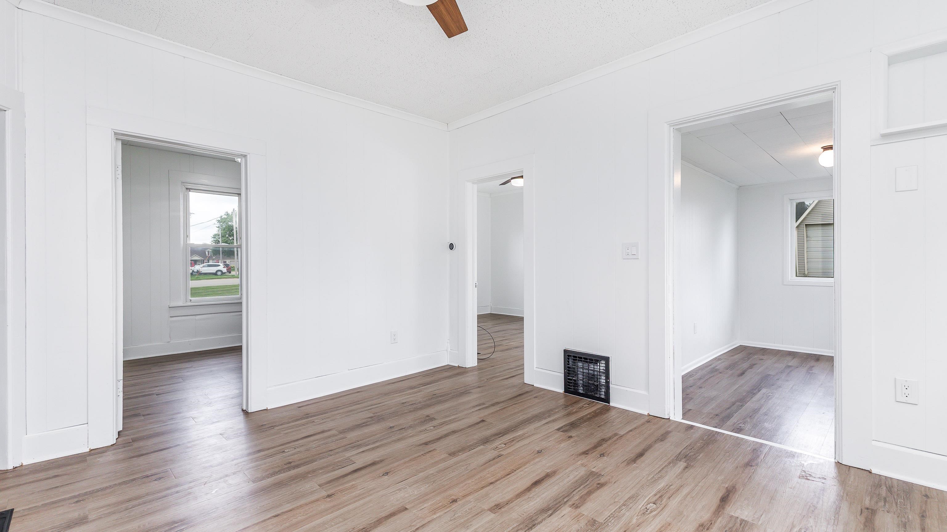 105 W Benton Street