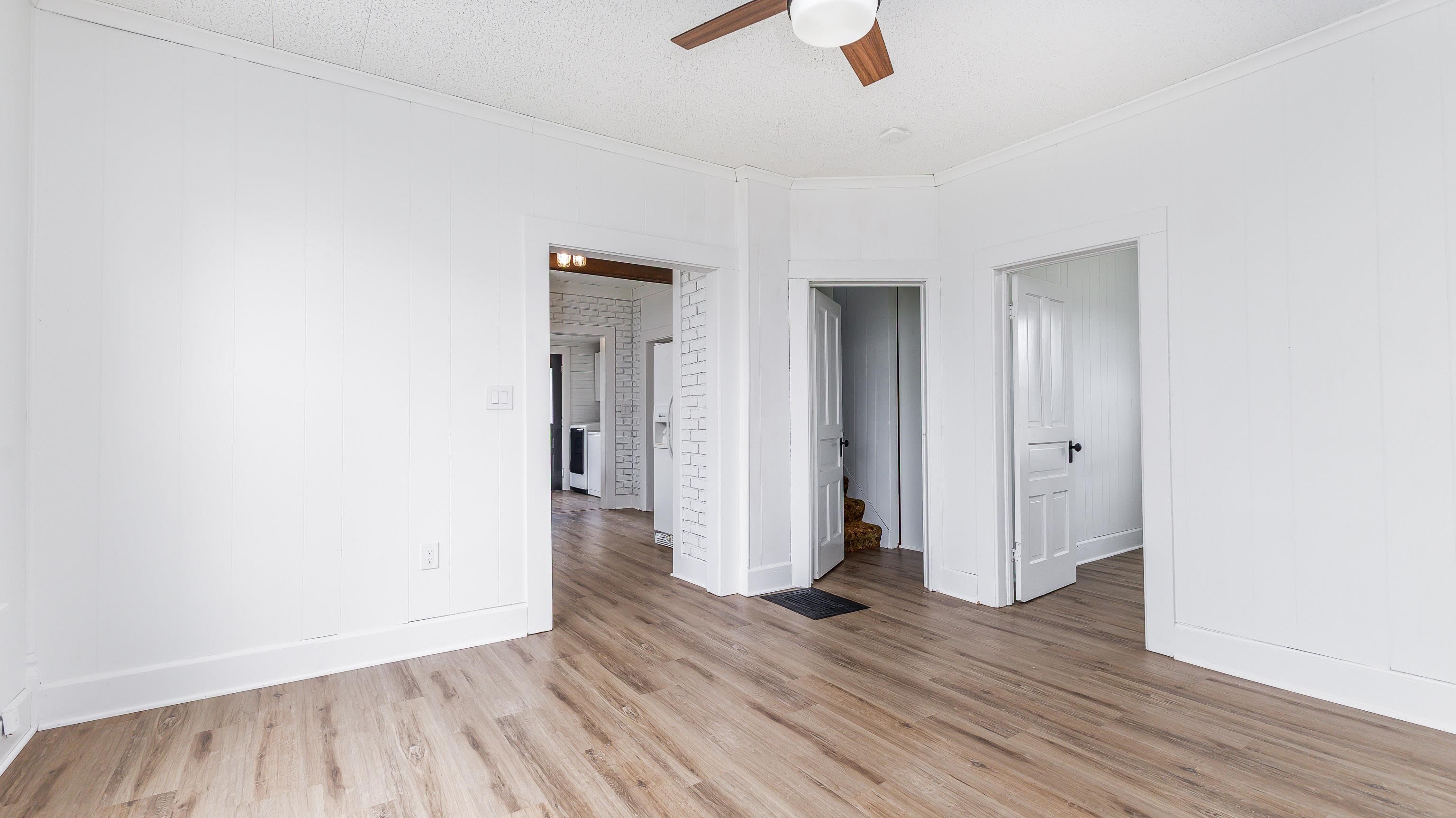 105 W Benton Street
