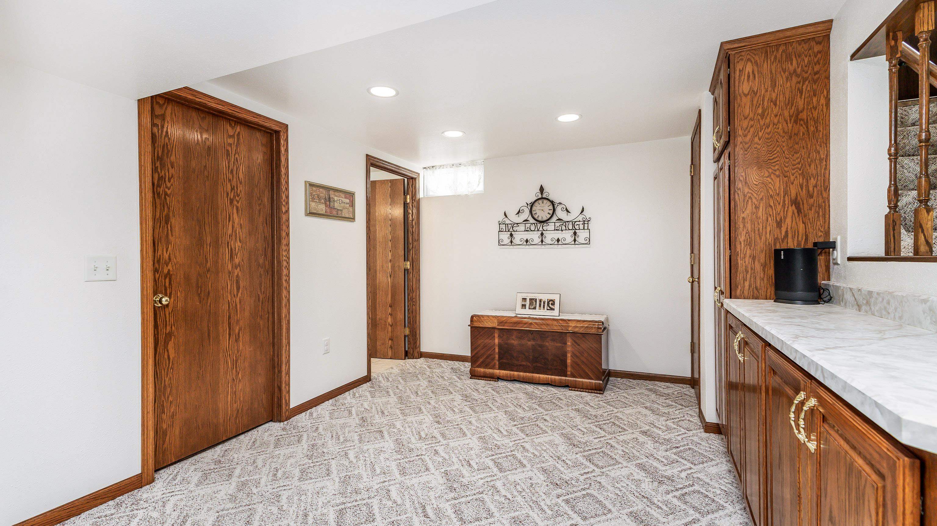 2515 Maryville Drive