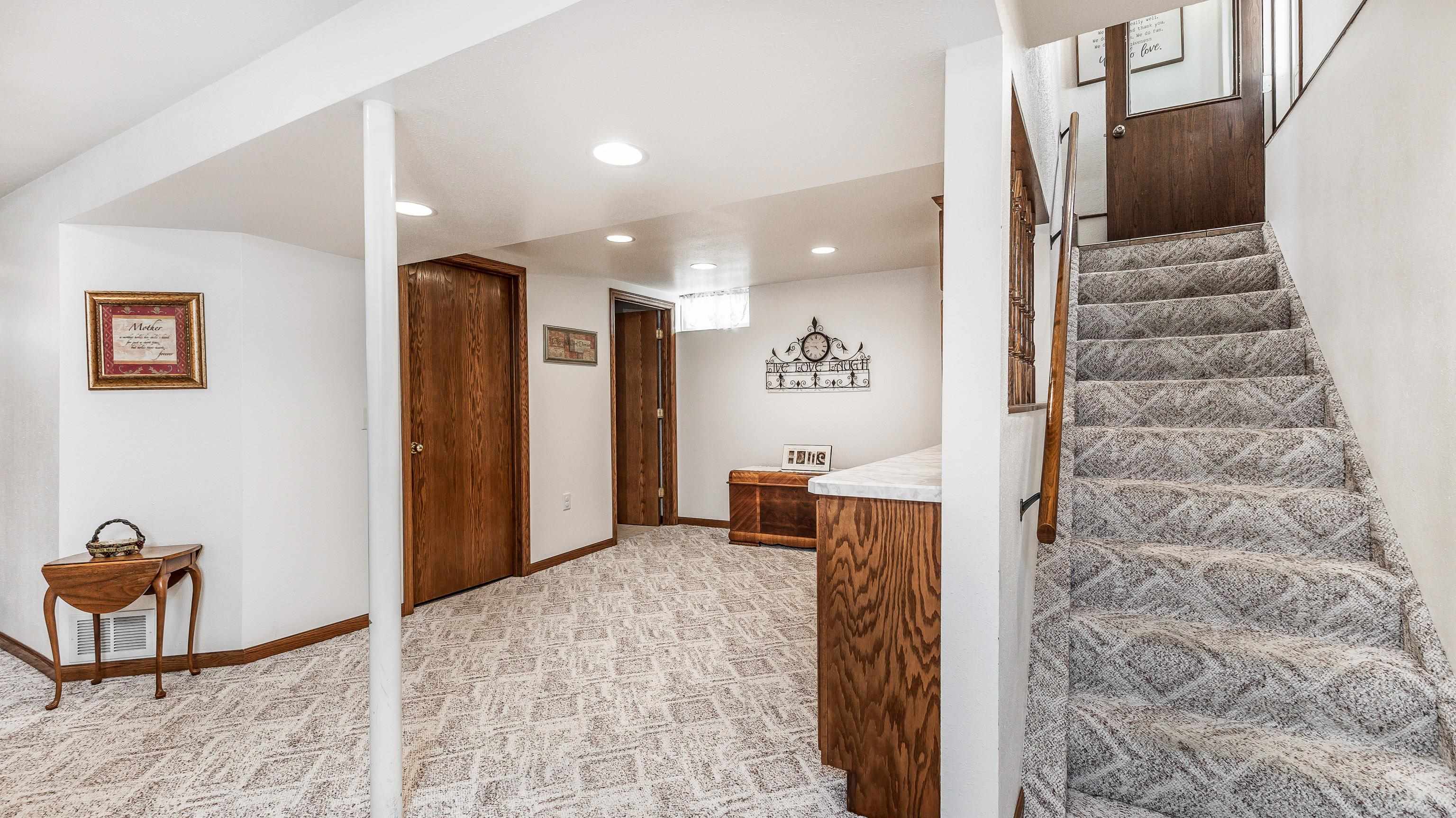 2515 Maryville Drive