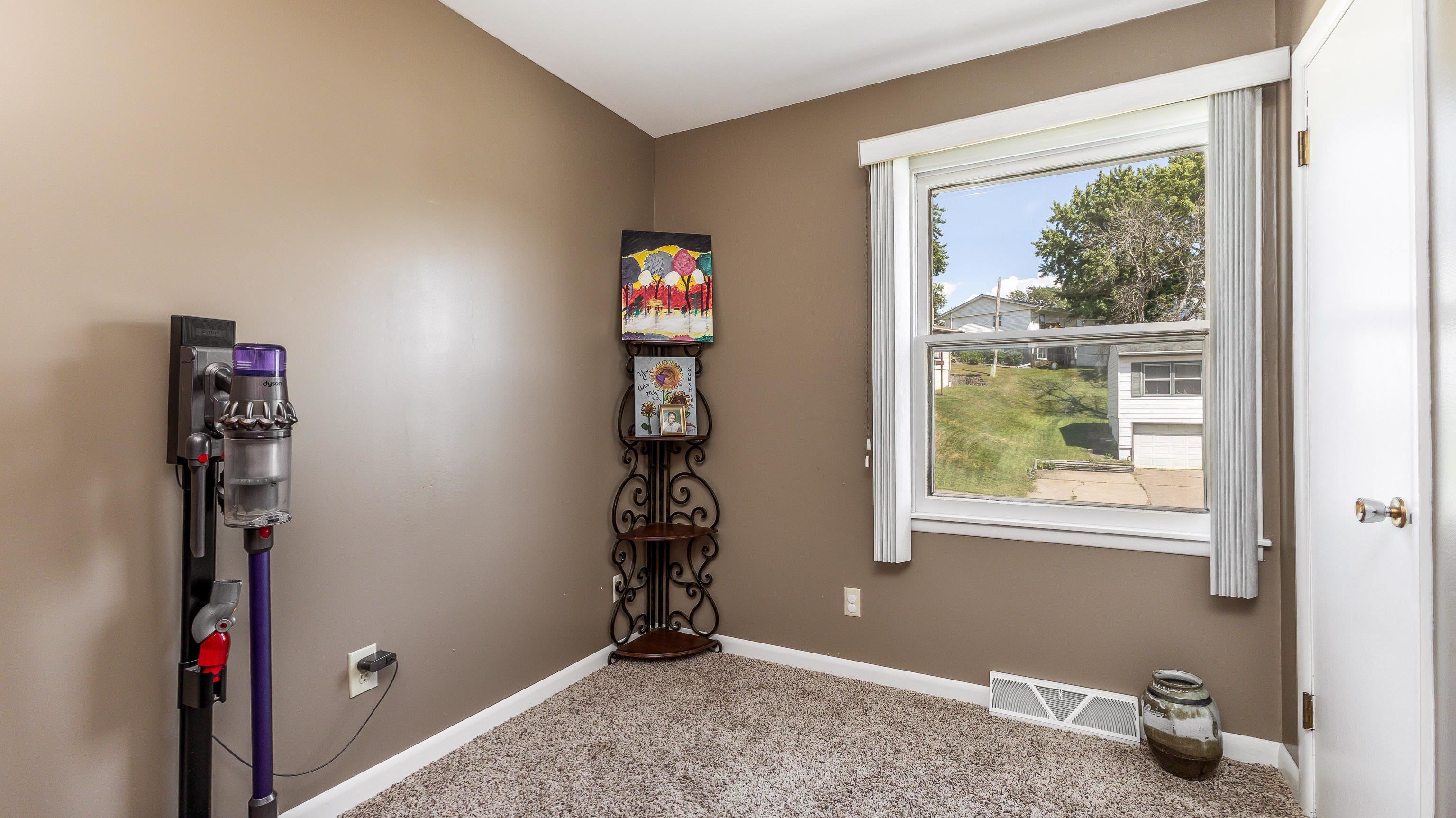 2515 Maryville Drive