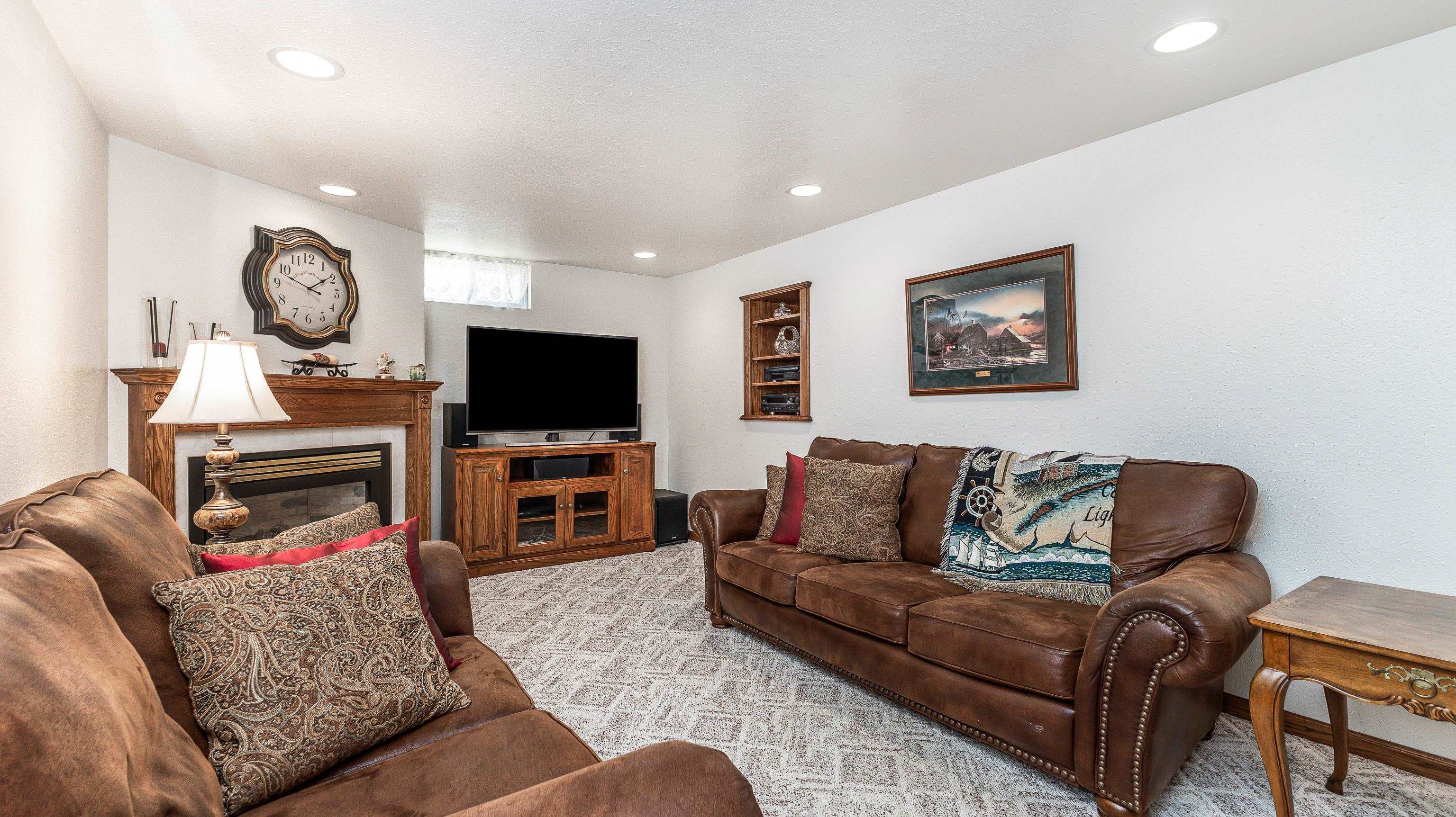 2515 Maryville Drive