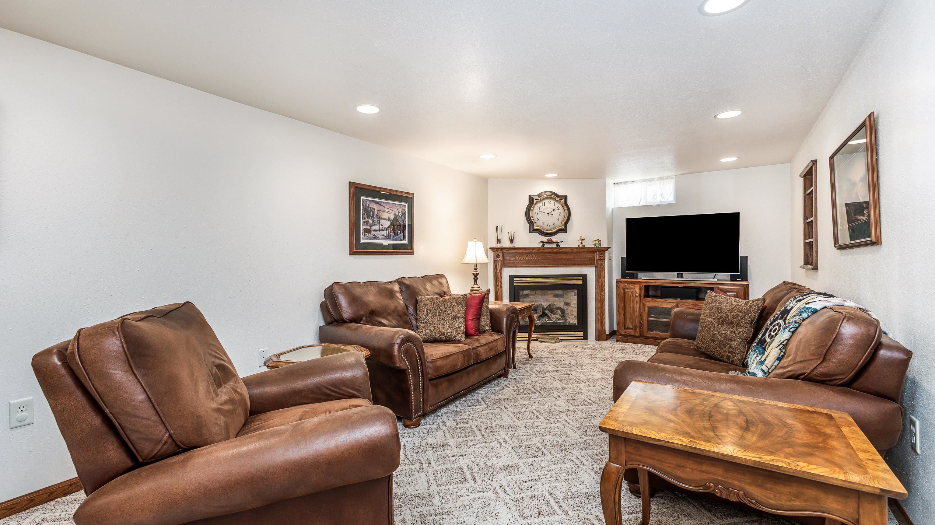 2515 Maryville Drive